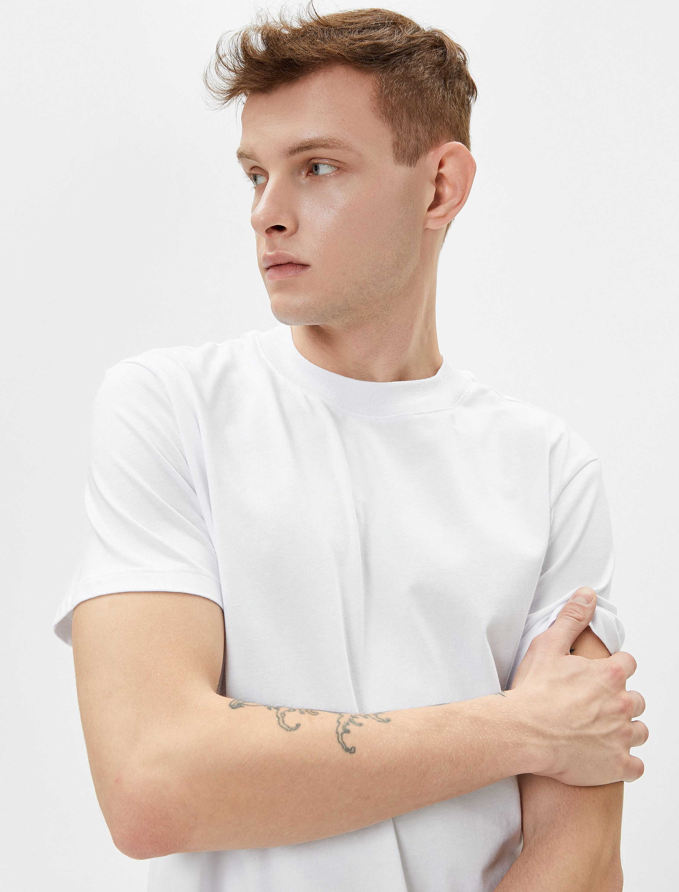   Basic Tişört Bisiklet Yaka Kısa Kollu Dar Kesim Pamuklu