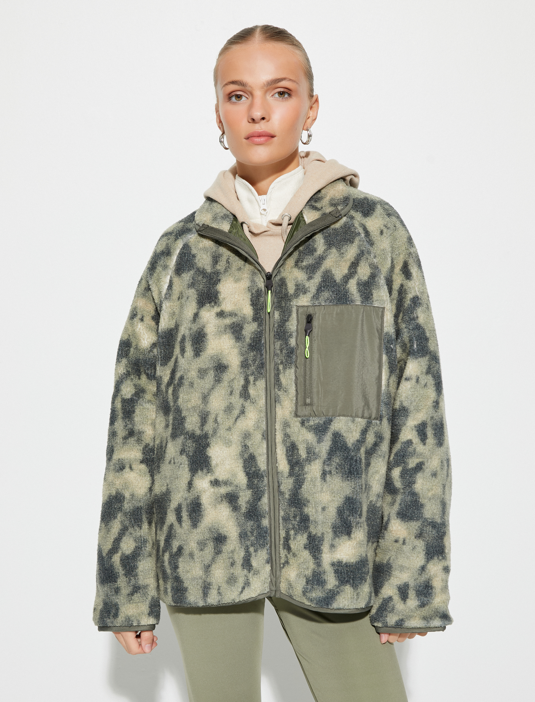   Oversize Peluş Ceket Kapüşonlu Fermuarlı Cep Detaylı