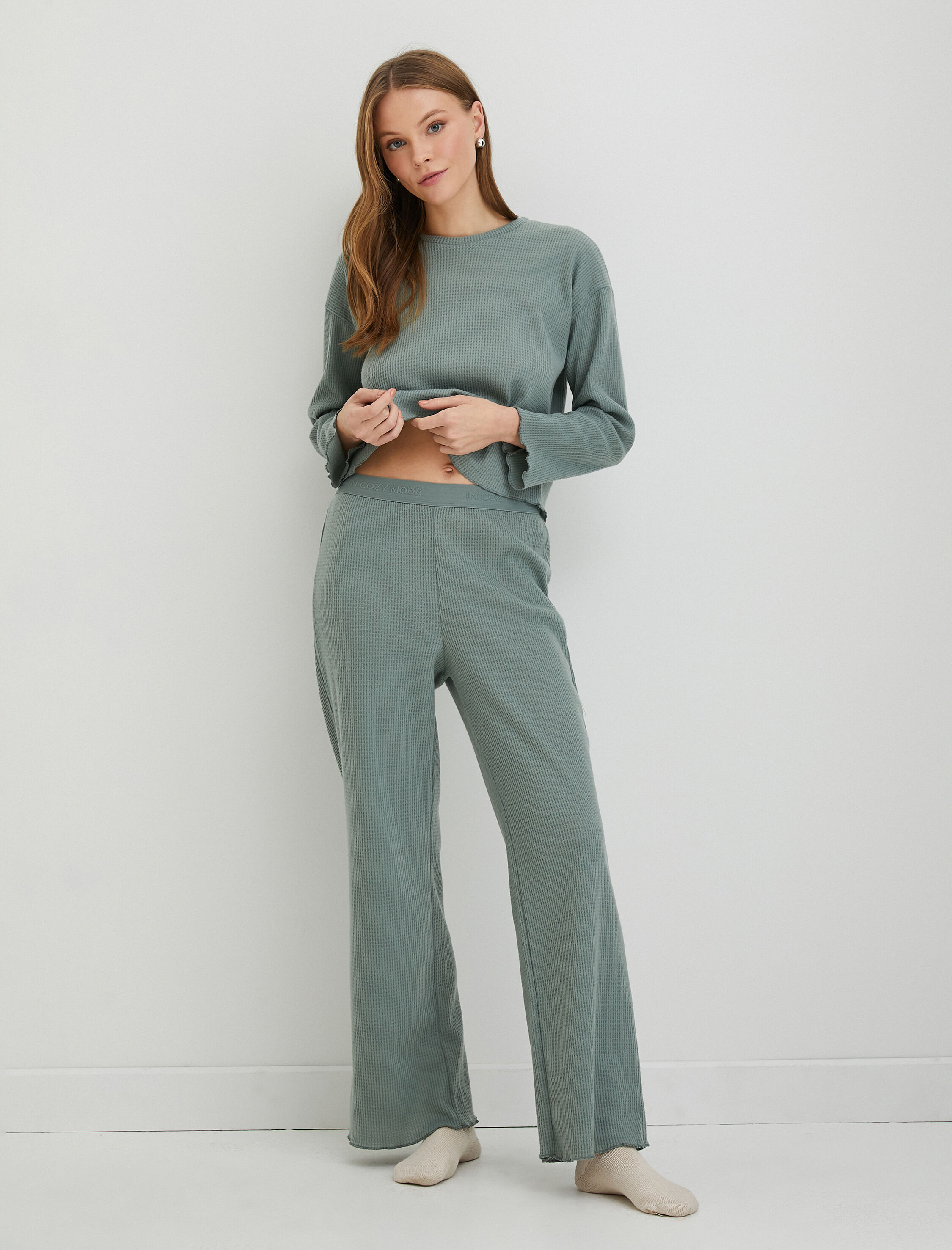 Kışlık Pijama Üstü Bisiklet Yaka Uzun Kollu Dokulu