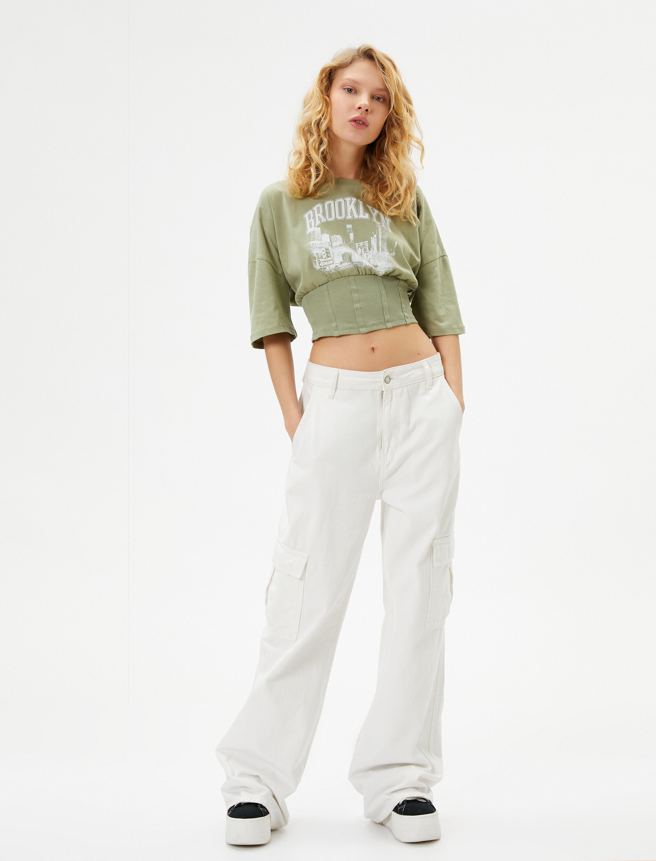   Korse Detaylı Crop Tişört Slim Fit Yarım Kollu Bisiklet Yaka Baskılı Pamuklu