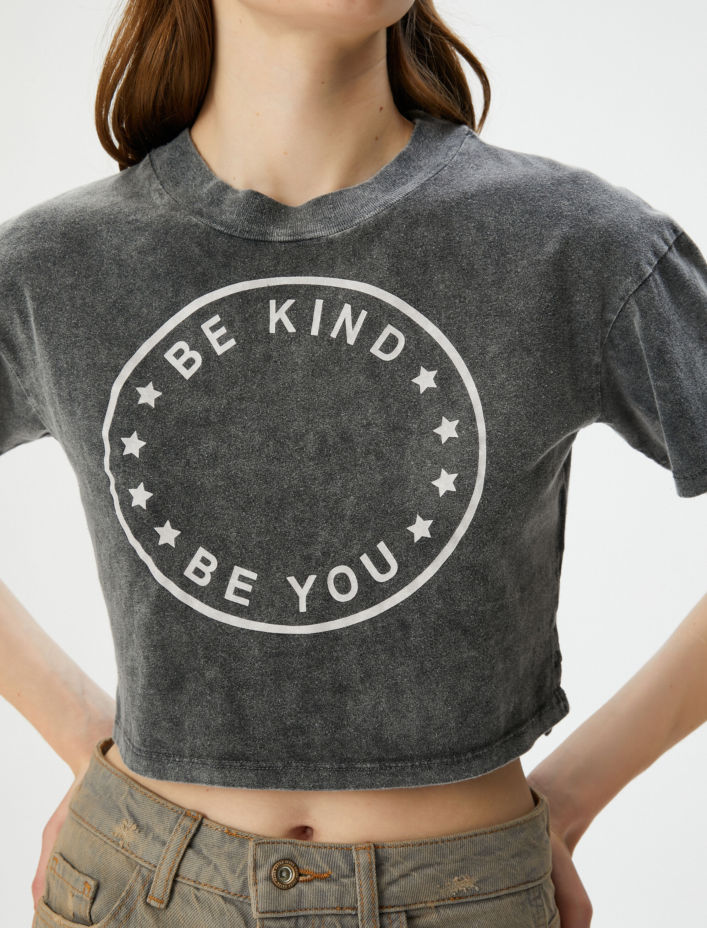   Crop Tişört Baskılı Bisiklet Yaka Kısa Kollu Soluk Efektli