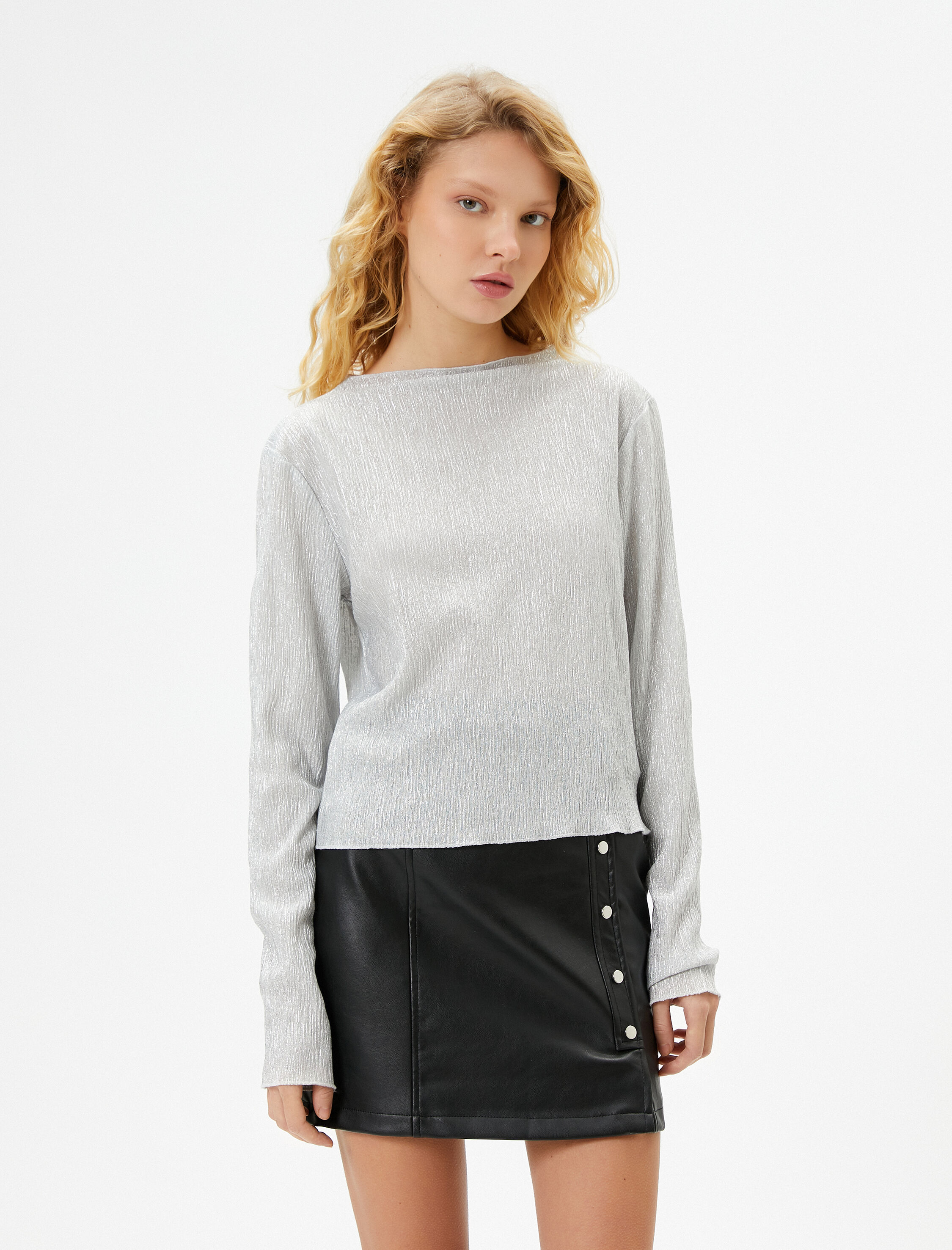   Uzun Kollu Parlak Tişört Dik Yaka