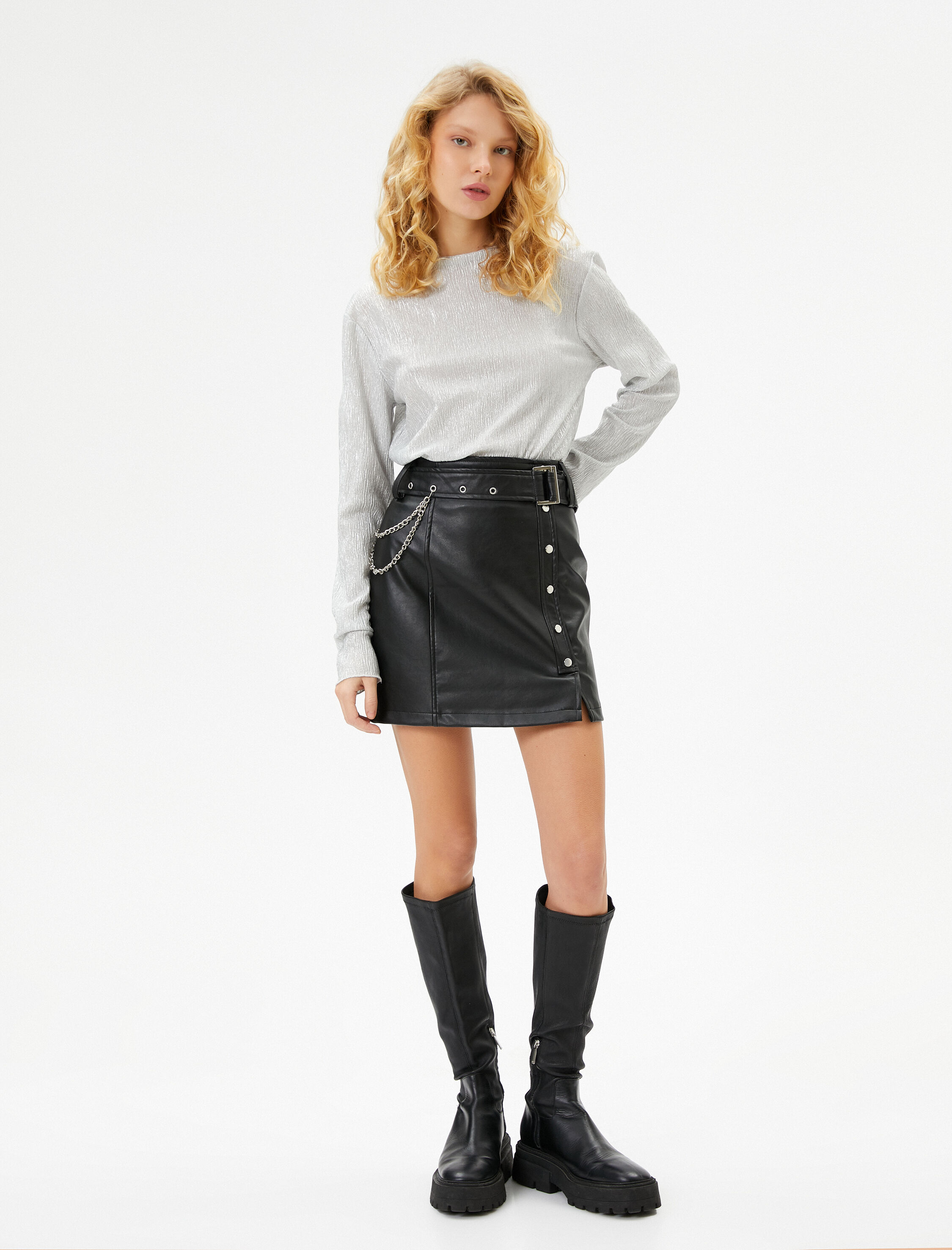   Uzun Kollu Parlak Tişört Dik Yaka