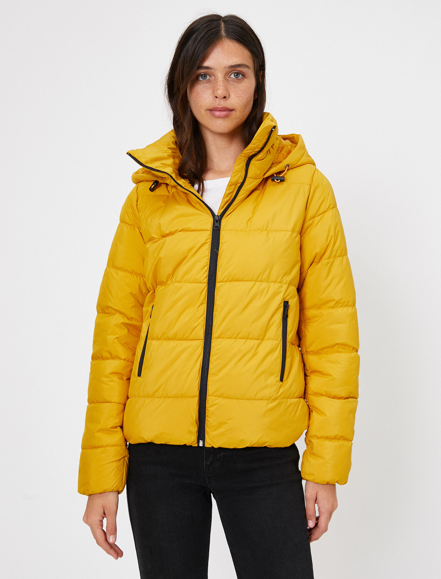   Kapüşonlu Şişme Mont