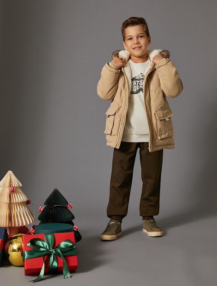 Erkek Çocuk Kapşonlu Mont Dolgulu Cepli Rüzgar Kapaklı İçi Kürklü Fermuarlı