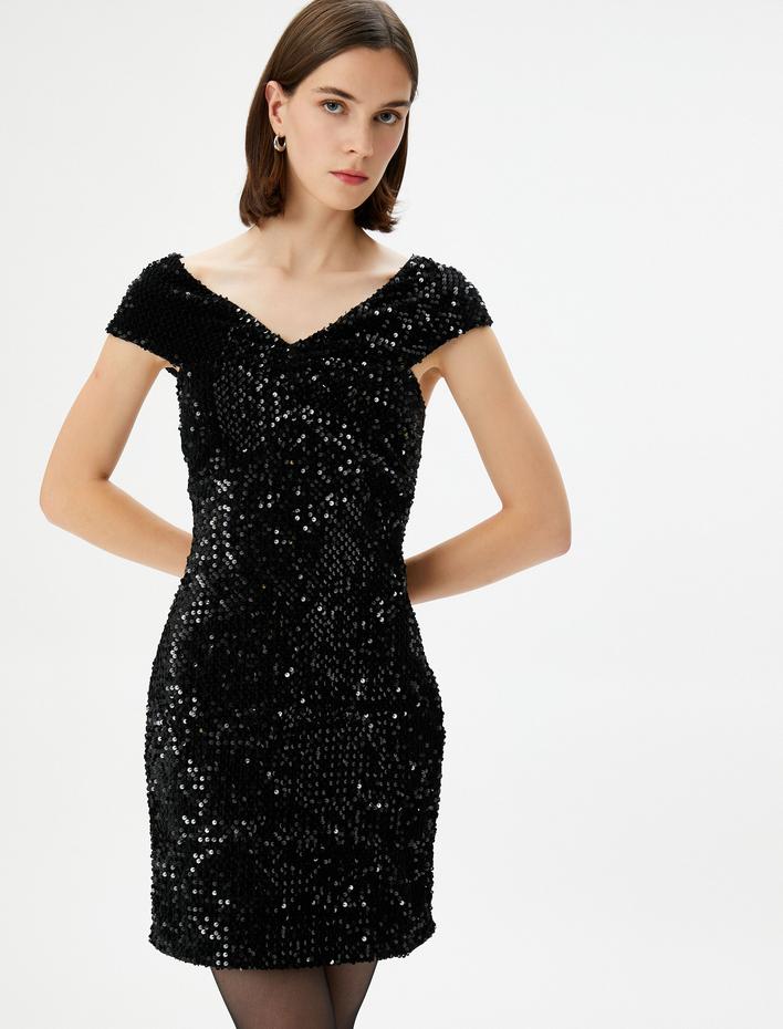 Payetli Mini Abiye Elbise V Yaka Düşük Omuz Astarlı Slim Fit