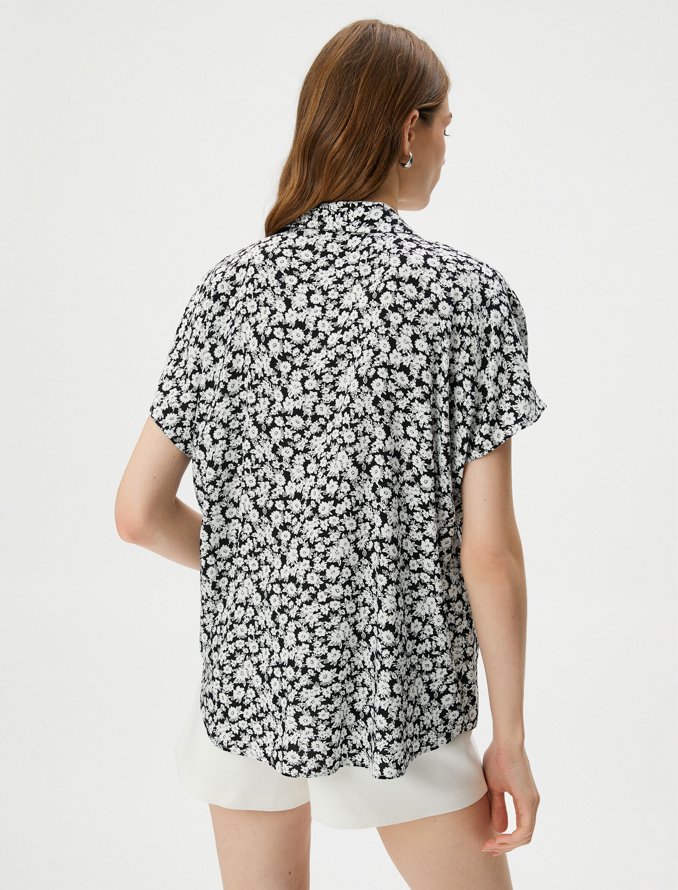   Çiçekli Gömlek Kısa Kollu Viskon Düğmeli Klasik Yaka