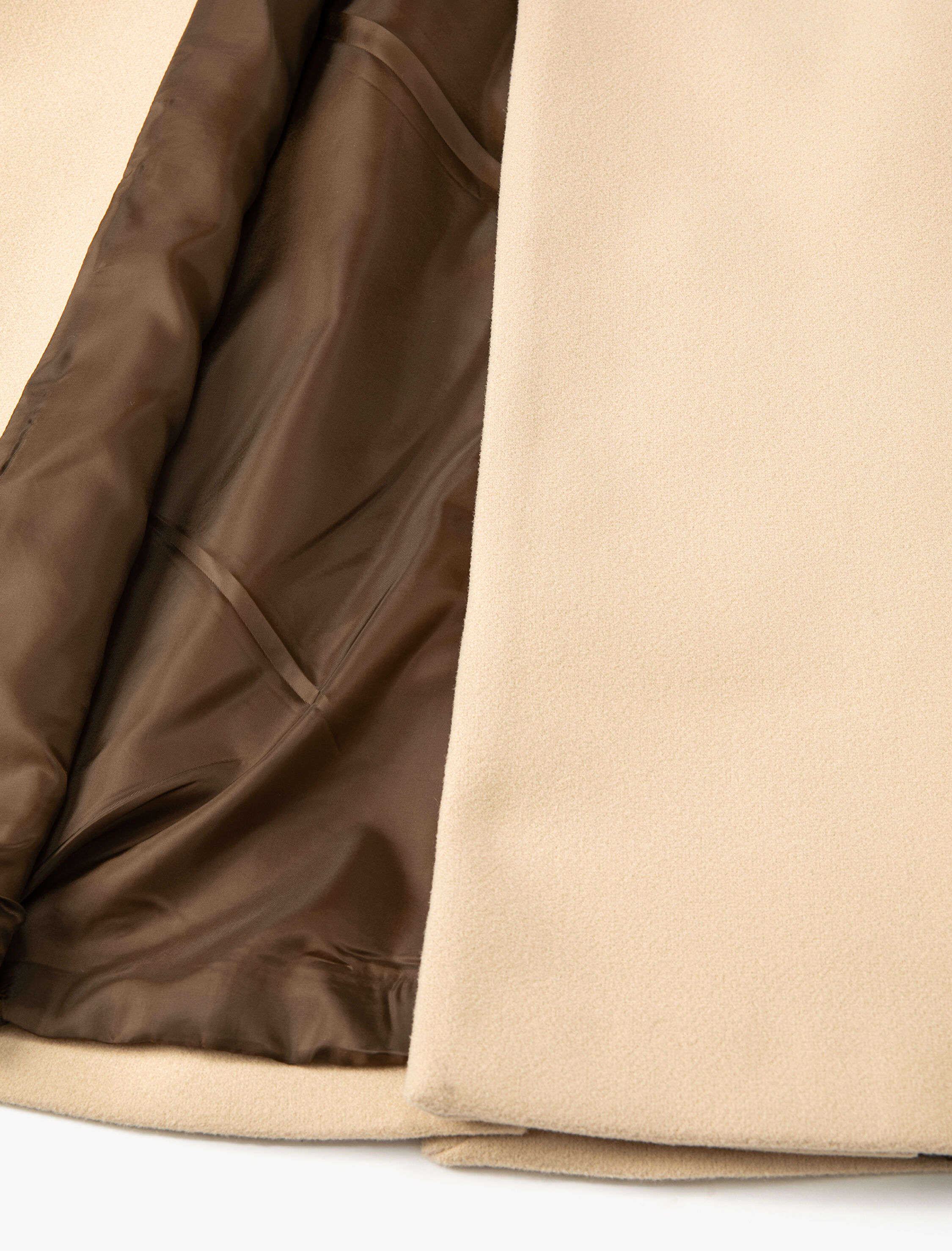   Uzun Kaşe Kaban Kruvaze Düğmeli Cep Detaylı Beli Kuşaklı