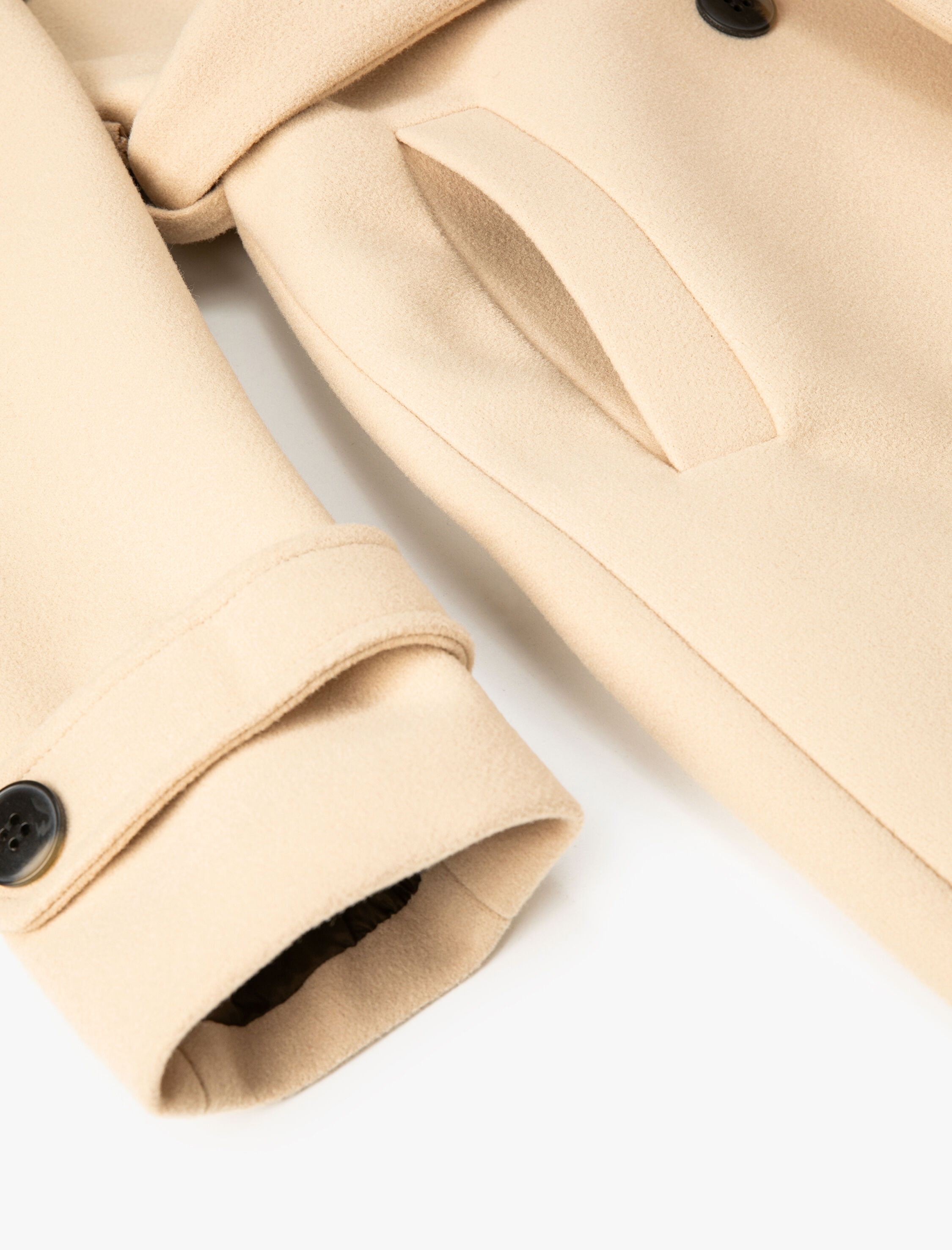   Uzun Kaşe Kaban Kruvaze Düğmeli Cep Detaylı Beli Kuşaklı