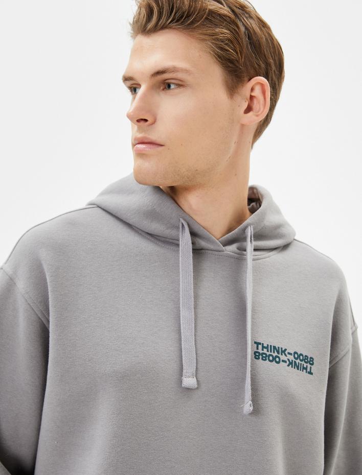  Oversize Hoodie Arkası Baskılı Kanguru Cep Detaylı Şardonlu