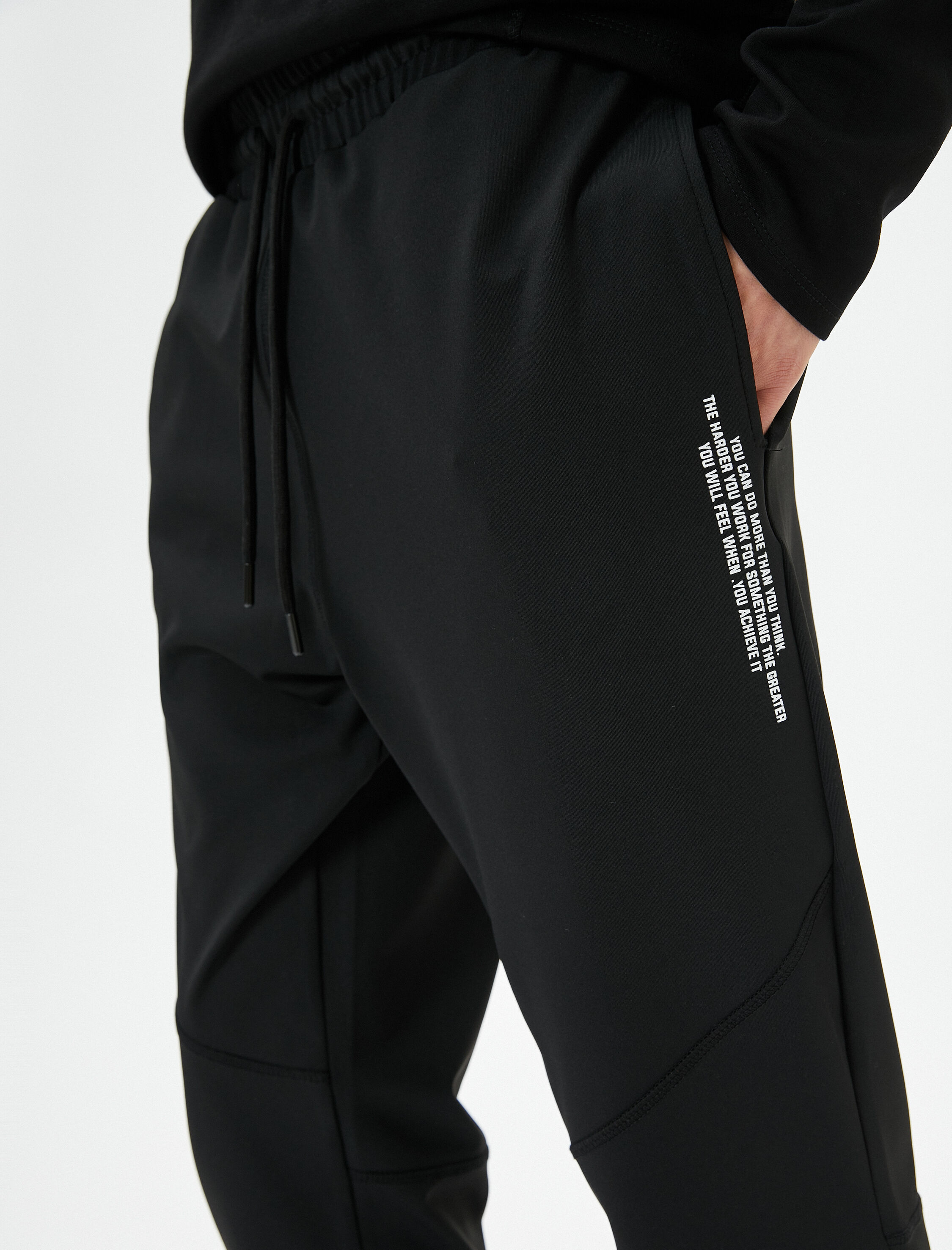   Spor Eşofman Altı Jogger Slogan Baskılı Beli Bağcıklı Dikiş Detaylı