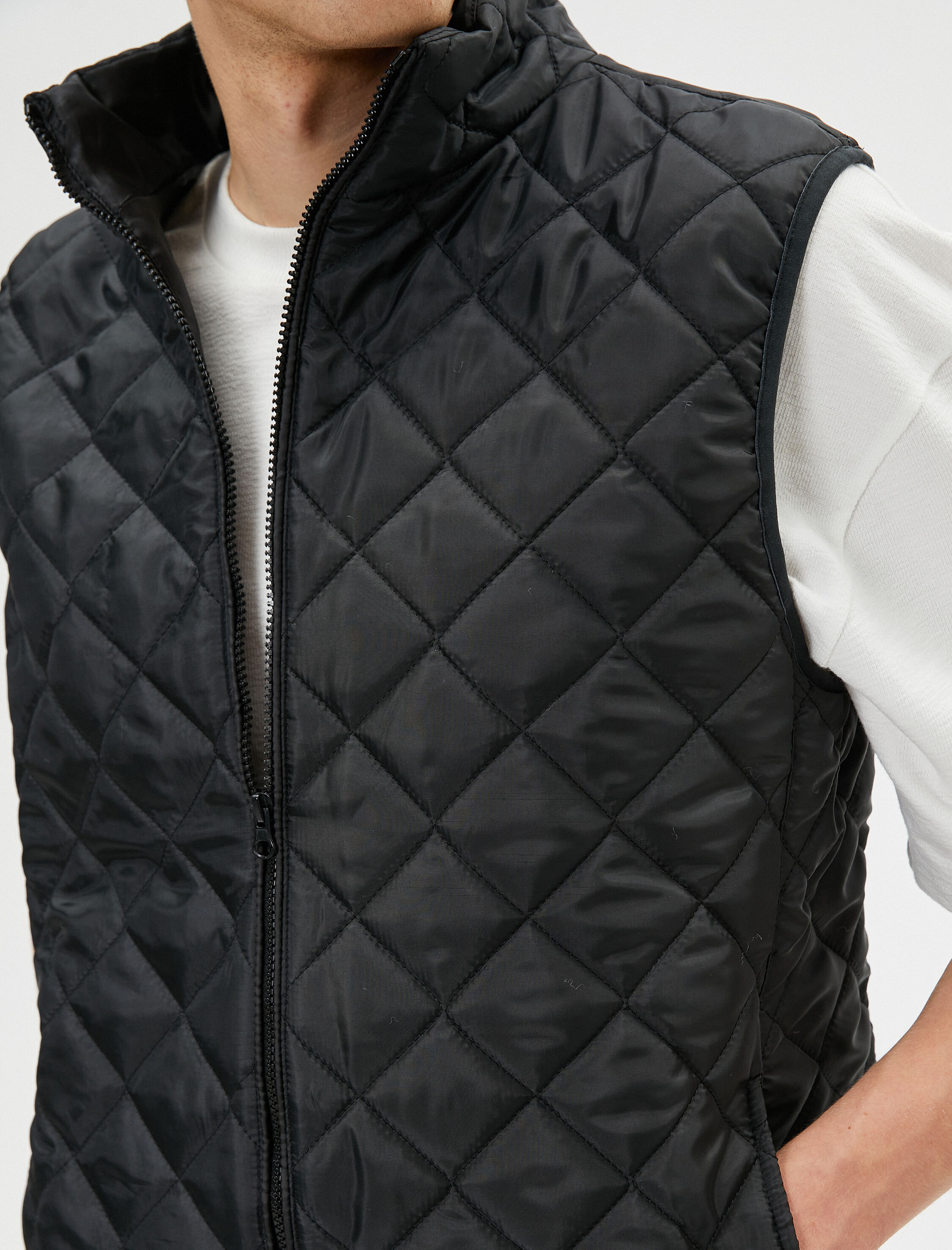   Kapitone Yelek Slim Fit Fermuarlı Dik Yaka Cepli