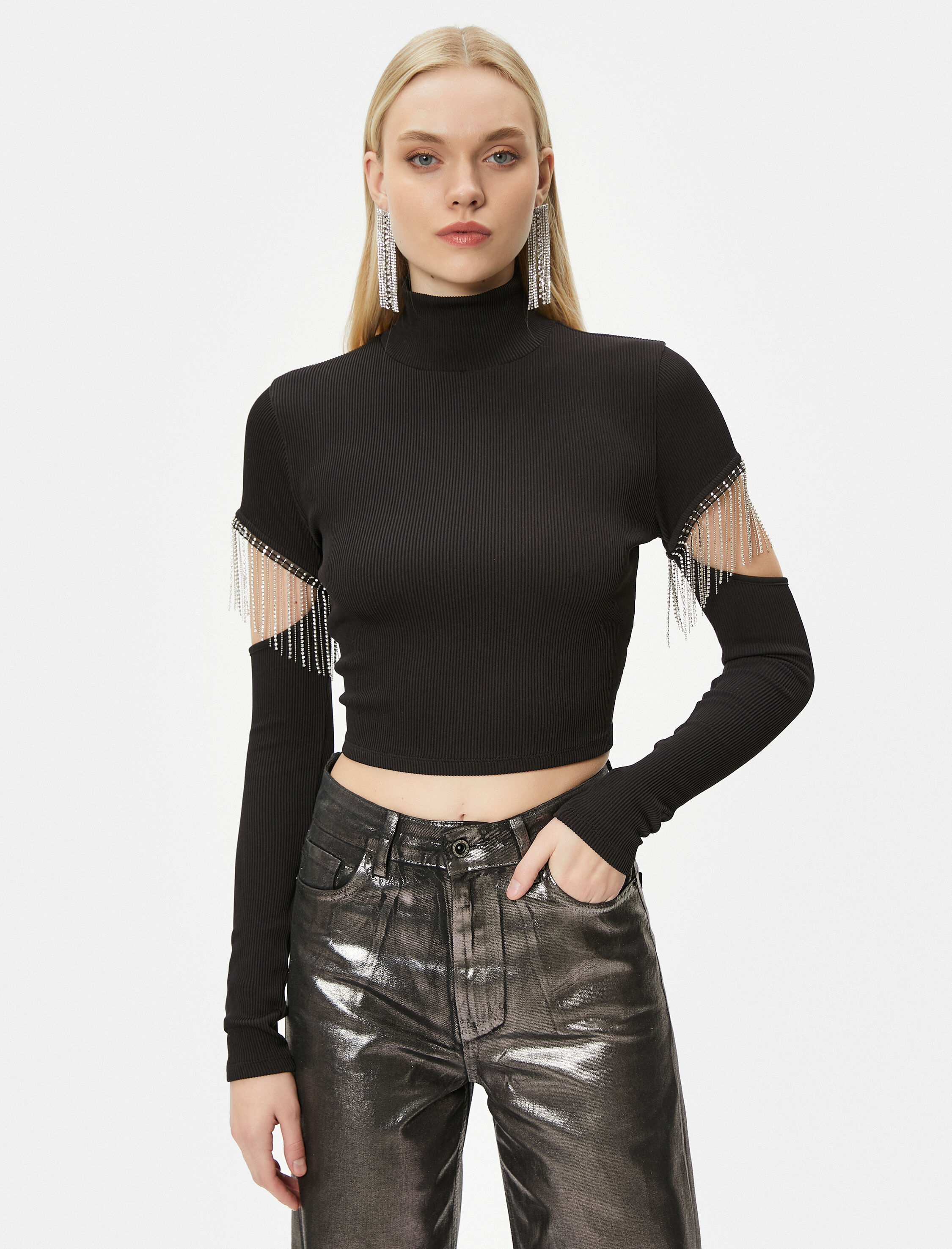   Crop Tişört Uzun Kollu Pencere ve Metal Aksesuarlı - El Emeği Koleksiyonu