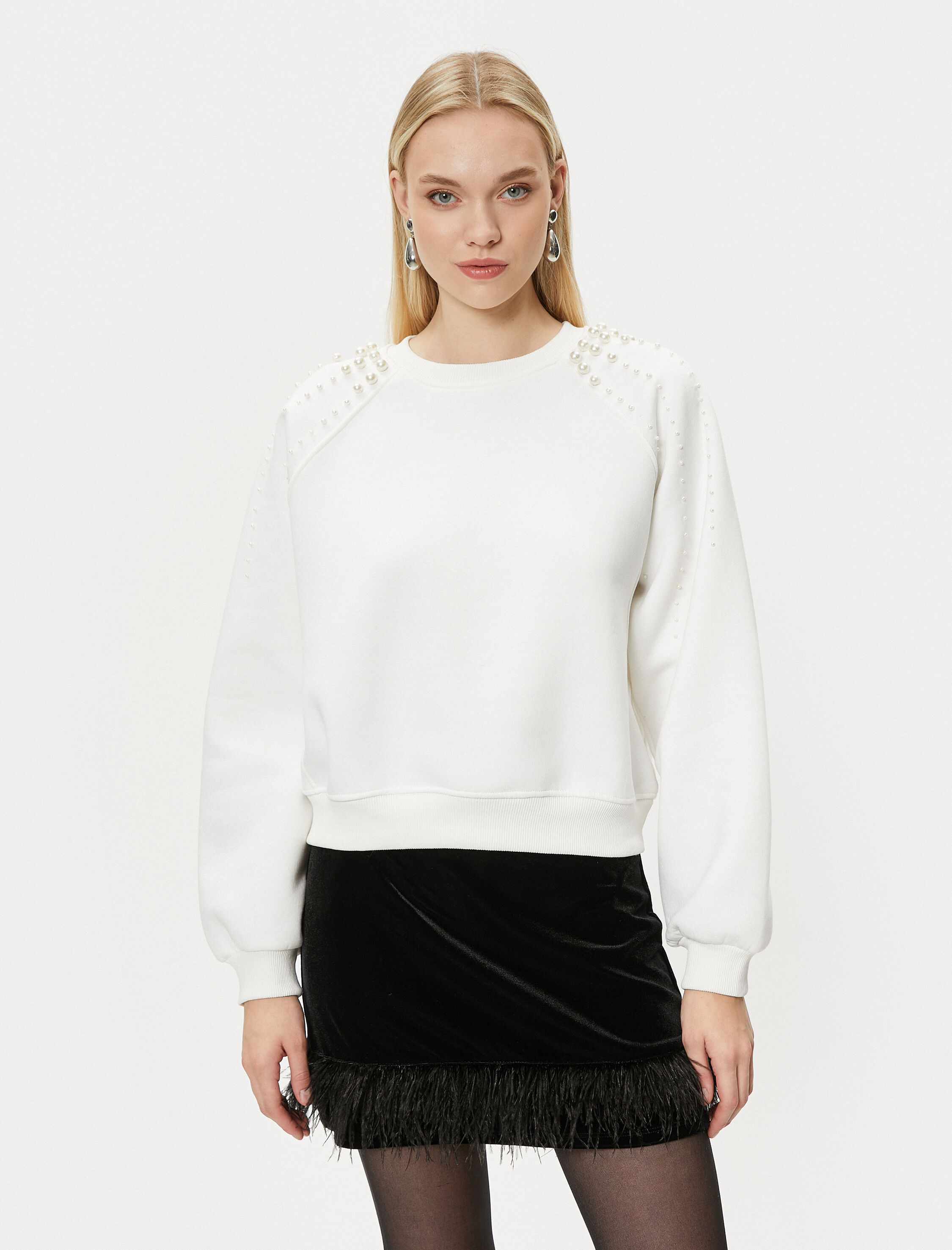   Bisiklet Yaka Sweatshirt İnci Detaylı - El Emeği Koleksiyonu