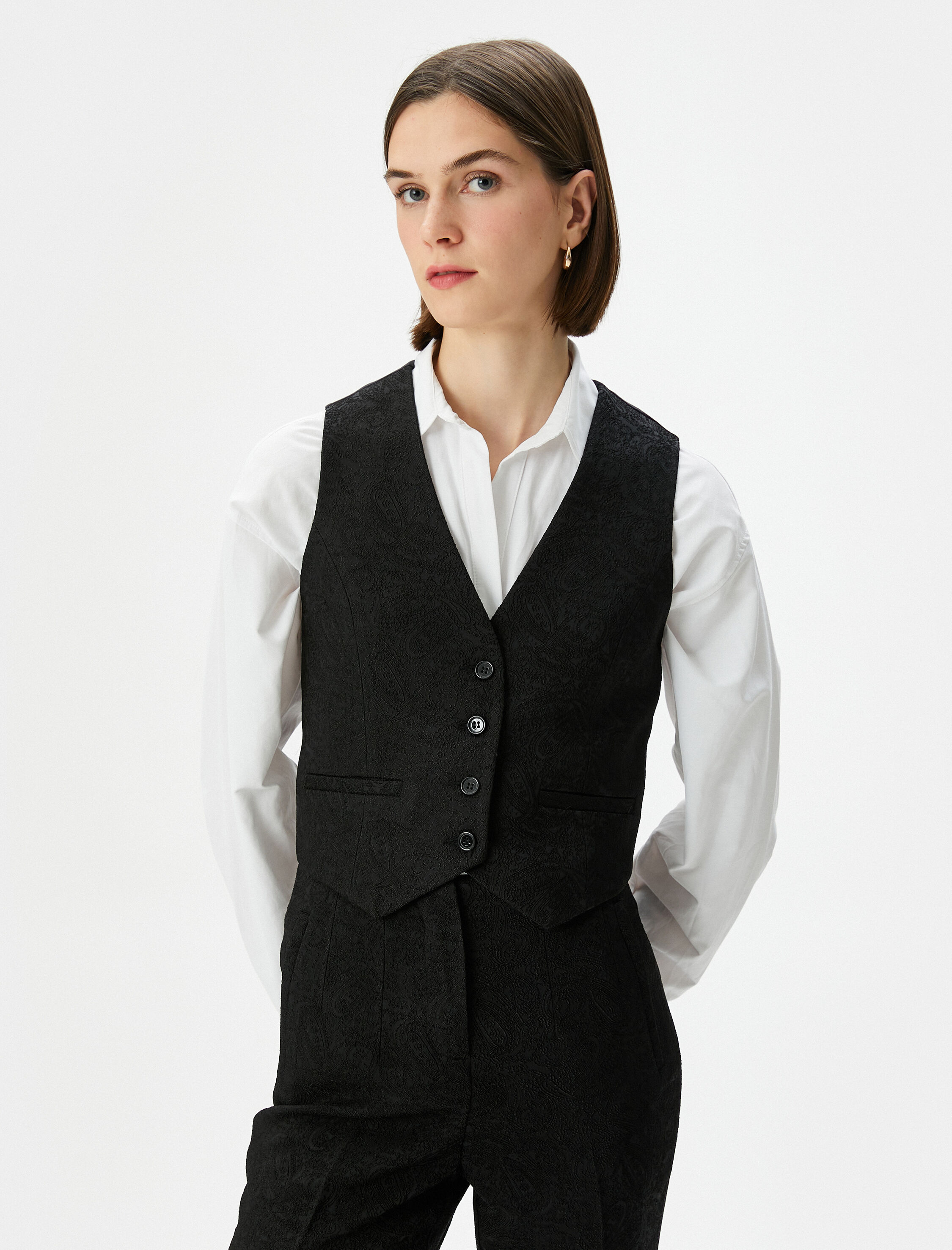   Melis Ağazat X Koton - Dokulu V Yaka Yelek