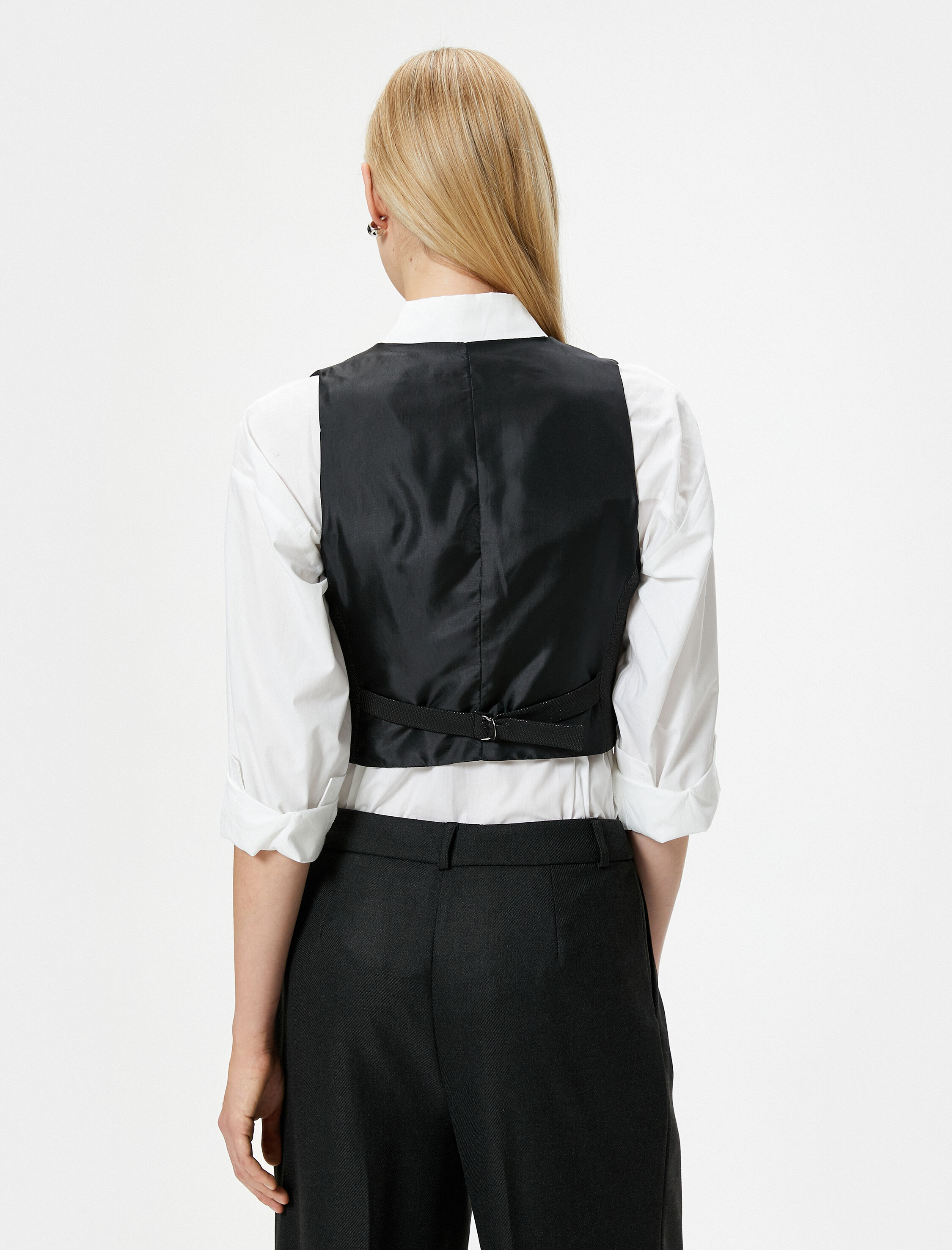   Koton X Şahika Ercümen - Simli V Yaka Düğmeli Yelek