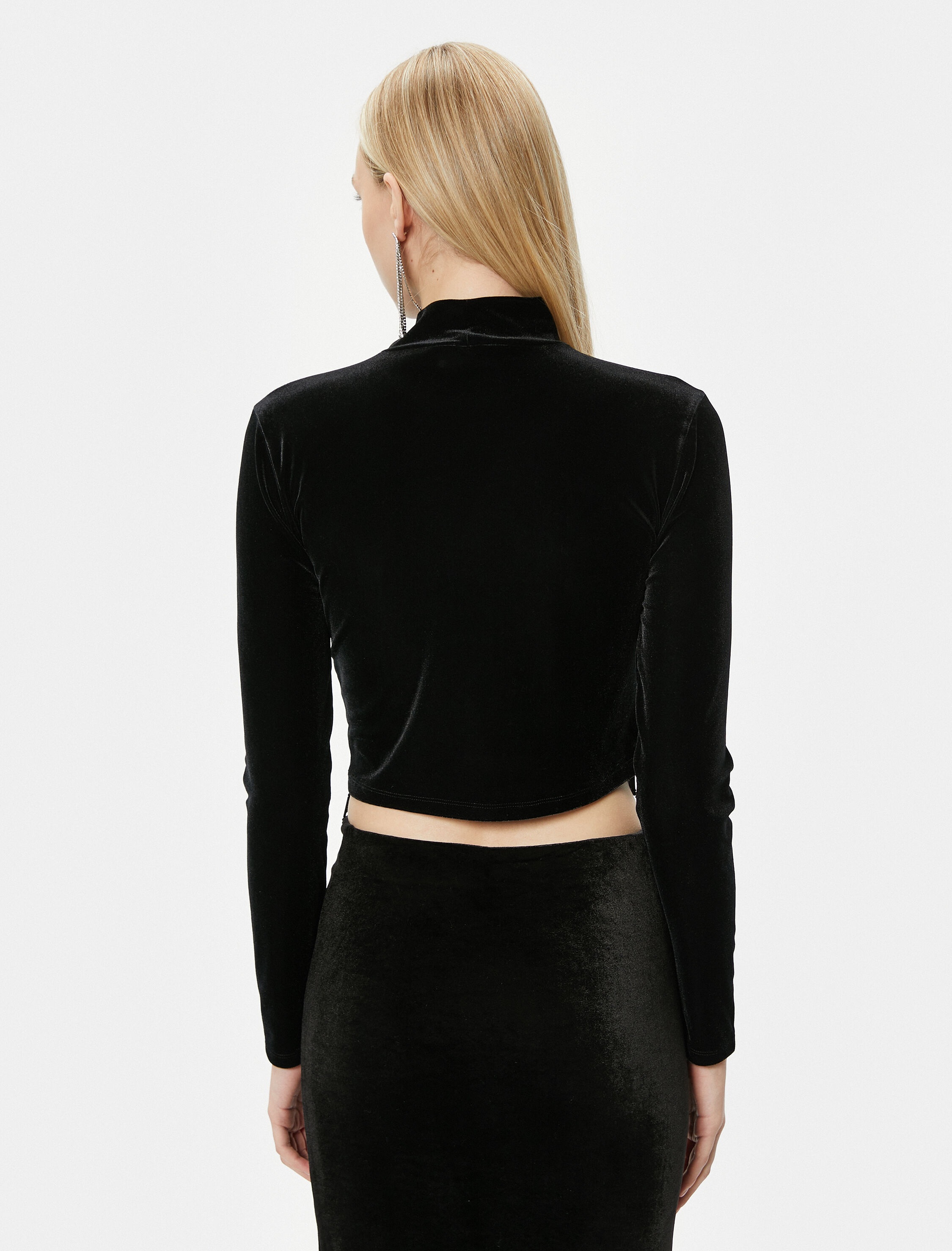   Crop Kadife Tişört Sallantılı Boncuklu Dik Yaka - El Emeği Koleksiyonu