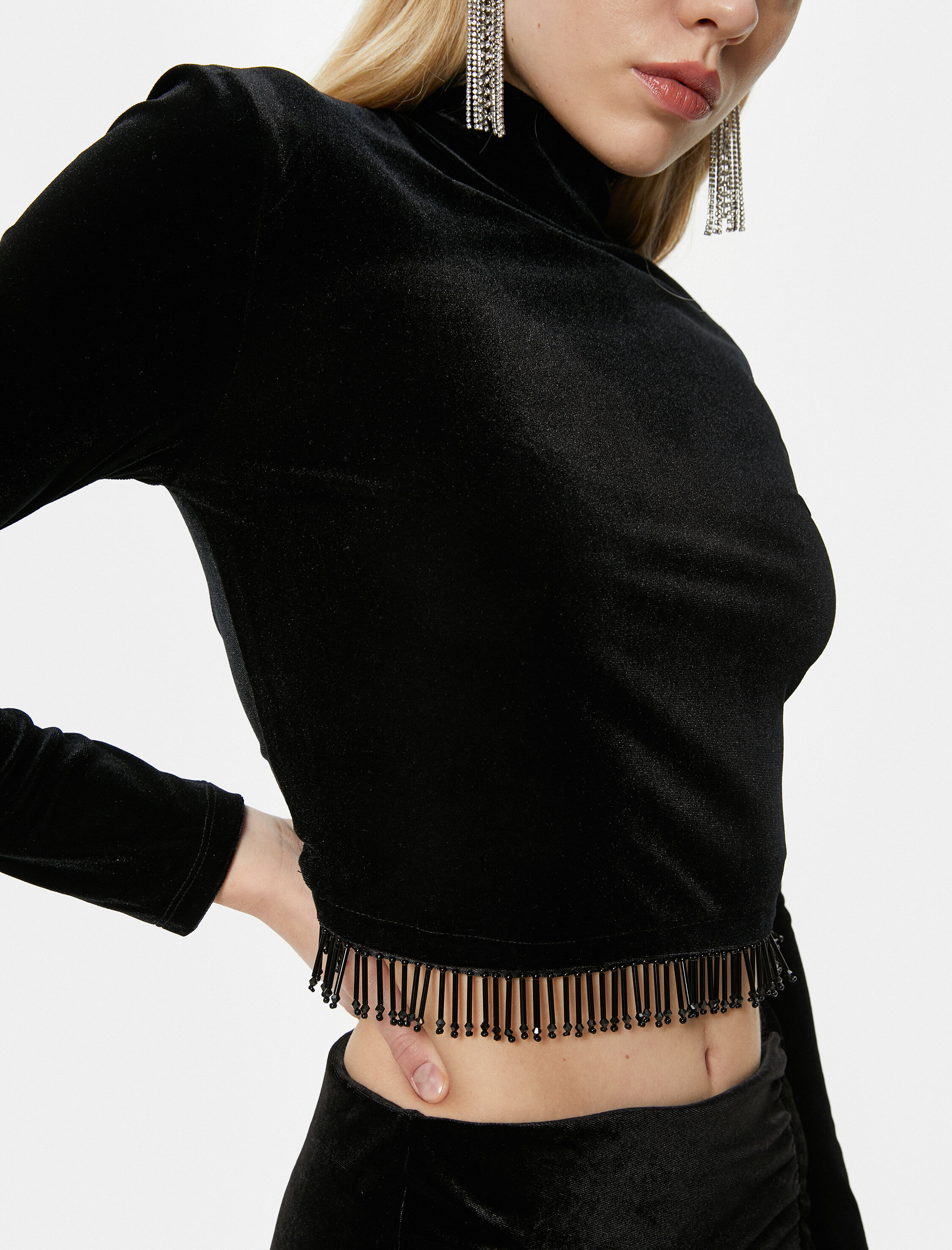   Crop Kadife Tişört Sallantılı Boncuklu Dik Yaka - El Emeği Koleksiyonu