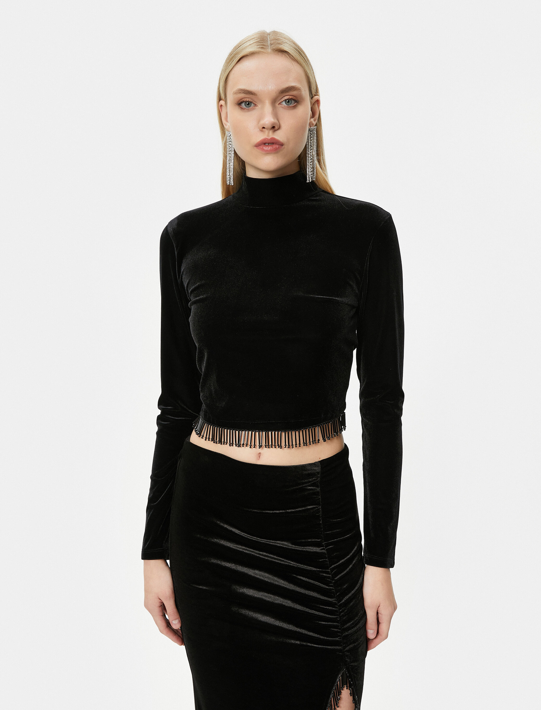   Crop Kadife Tişört Sallantılı Boncuklu Dik Yaka - El Emeği Koleksiyonu