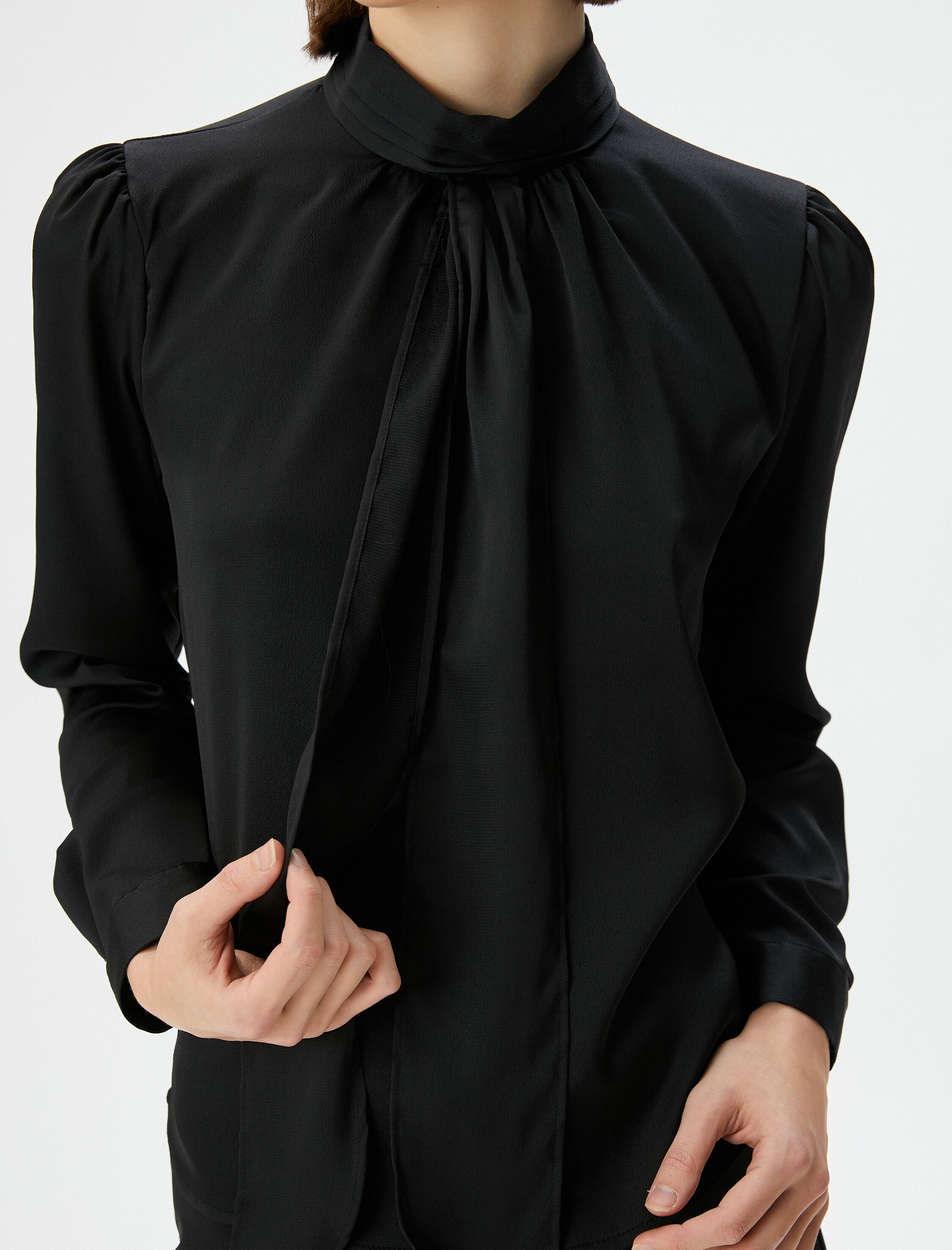   Fular Yaka Bluz Uzun Kollu Regular Fit