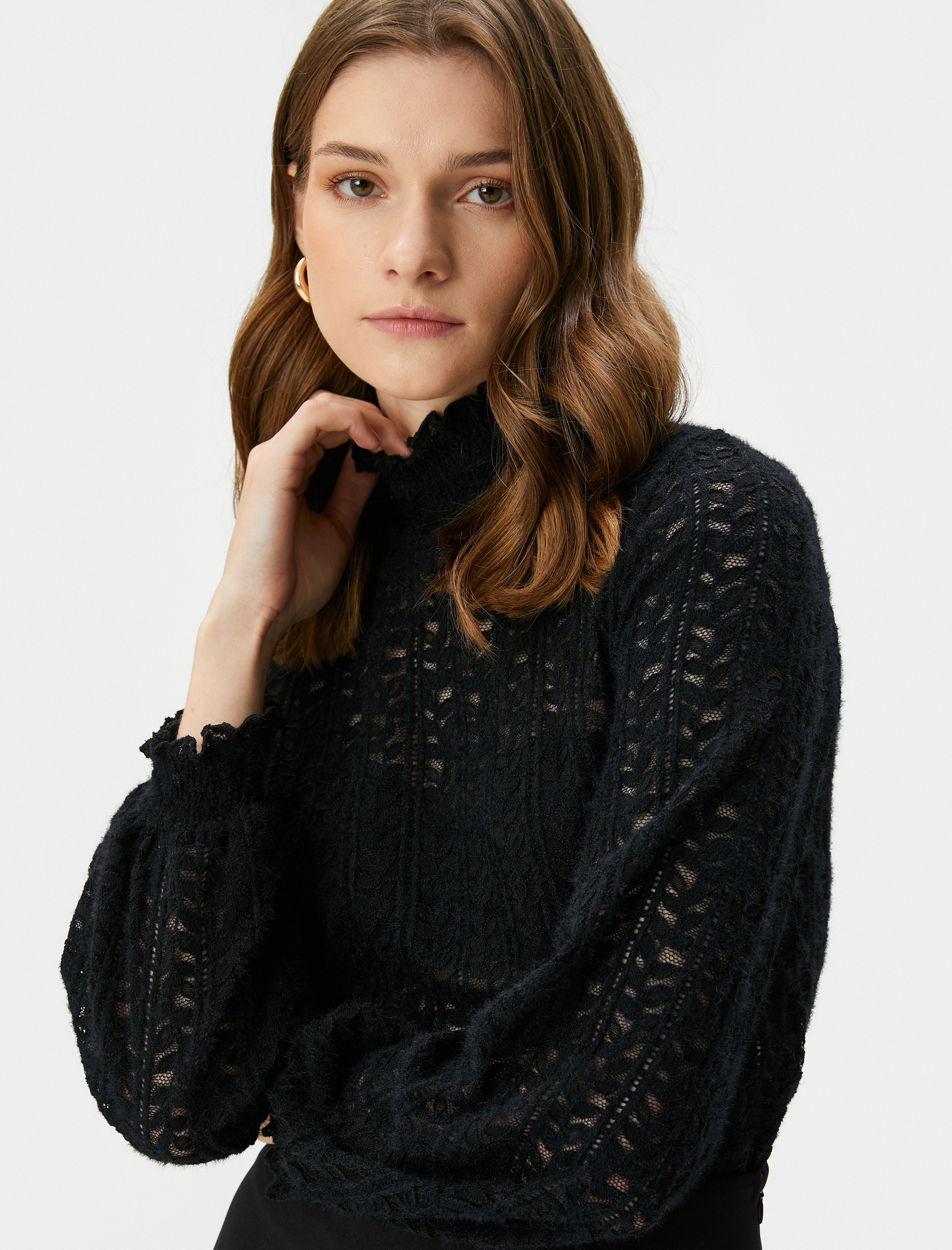   Dantelli Bluz Dik Yaka Gipeli Fırfırlı