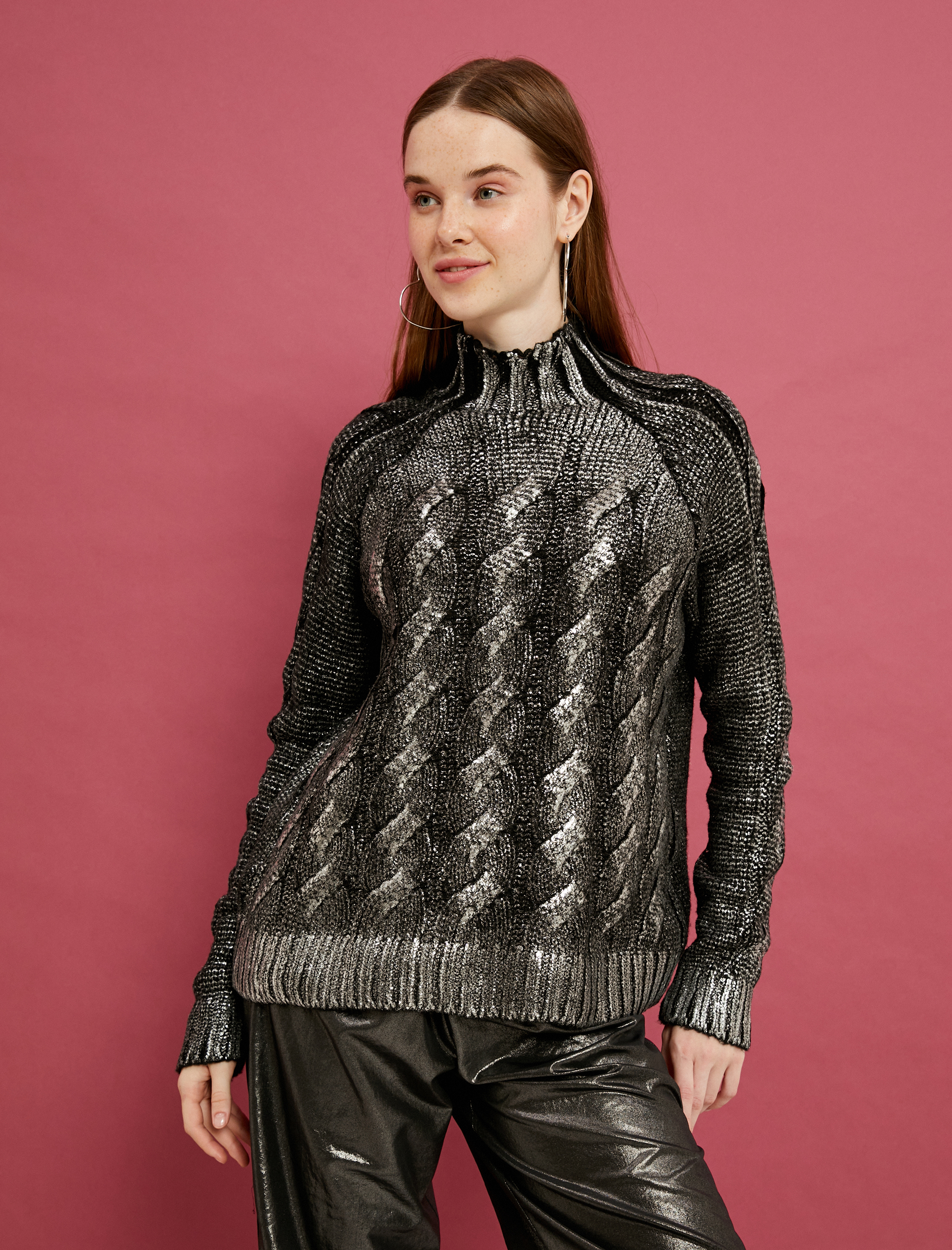   Parlak Varak Baskılı Kazak Örgü Desenli Uzun Kollu Bisiklet Yaka