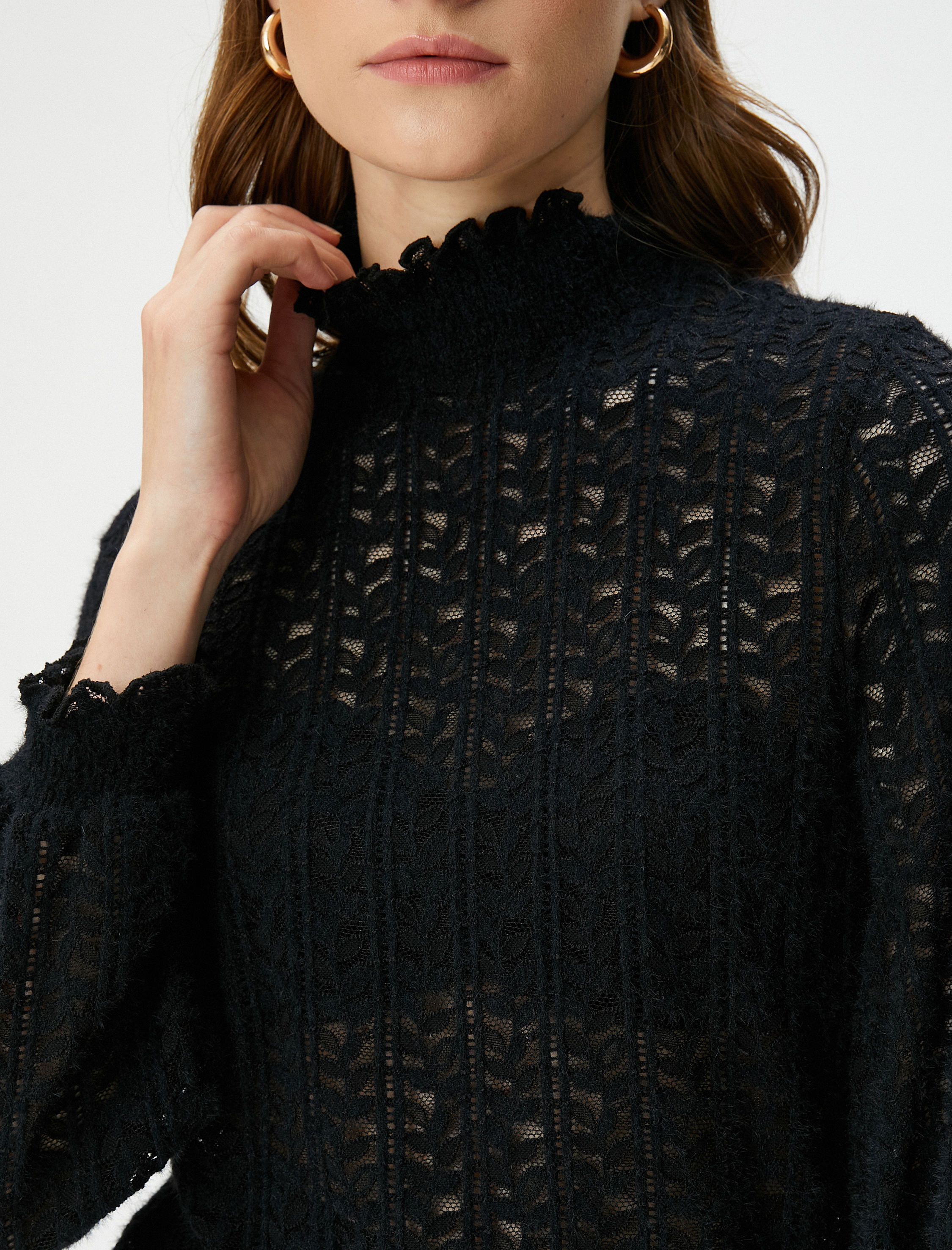   Dantelli Bluz Dik Yaka Gipeli Fırfırlı