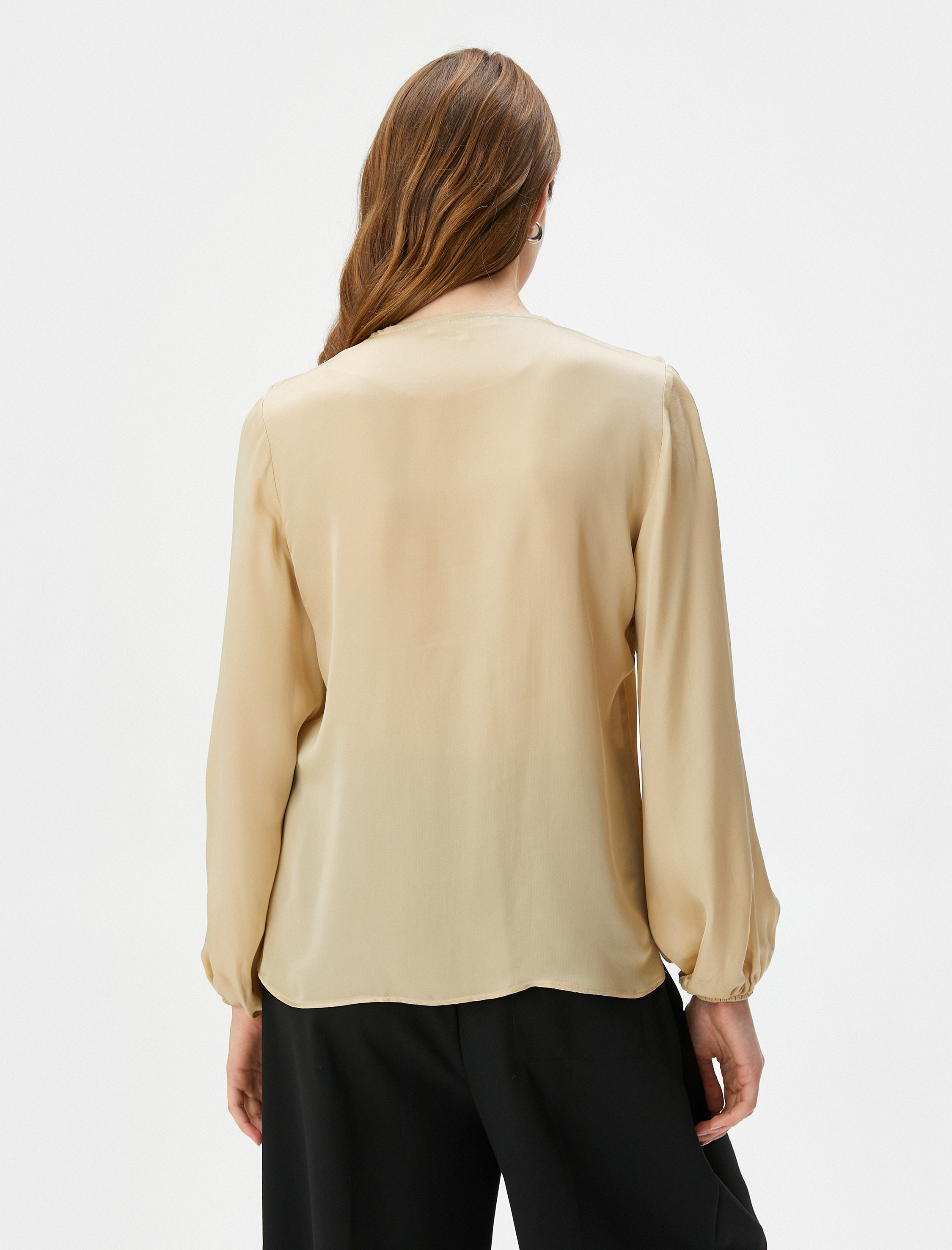   Saten Bluz V Fırfırlı Yaka Bağlama Detaylı Uzun Kollu