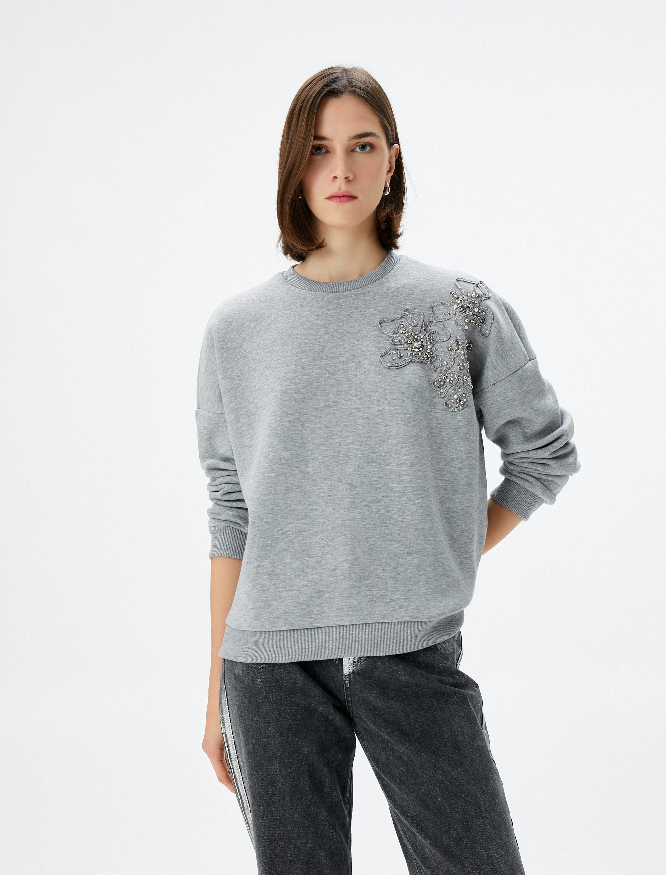   Bisiklet Yaka Sweatshirt Parlak Taşlı Regular Fit - El Emeği Koleksiyonu