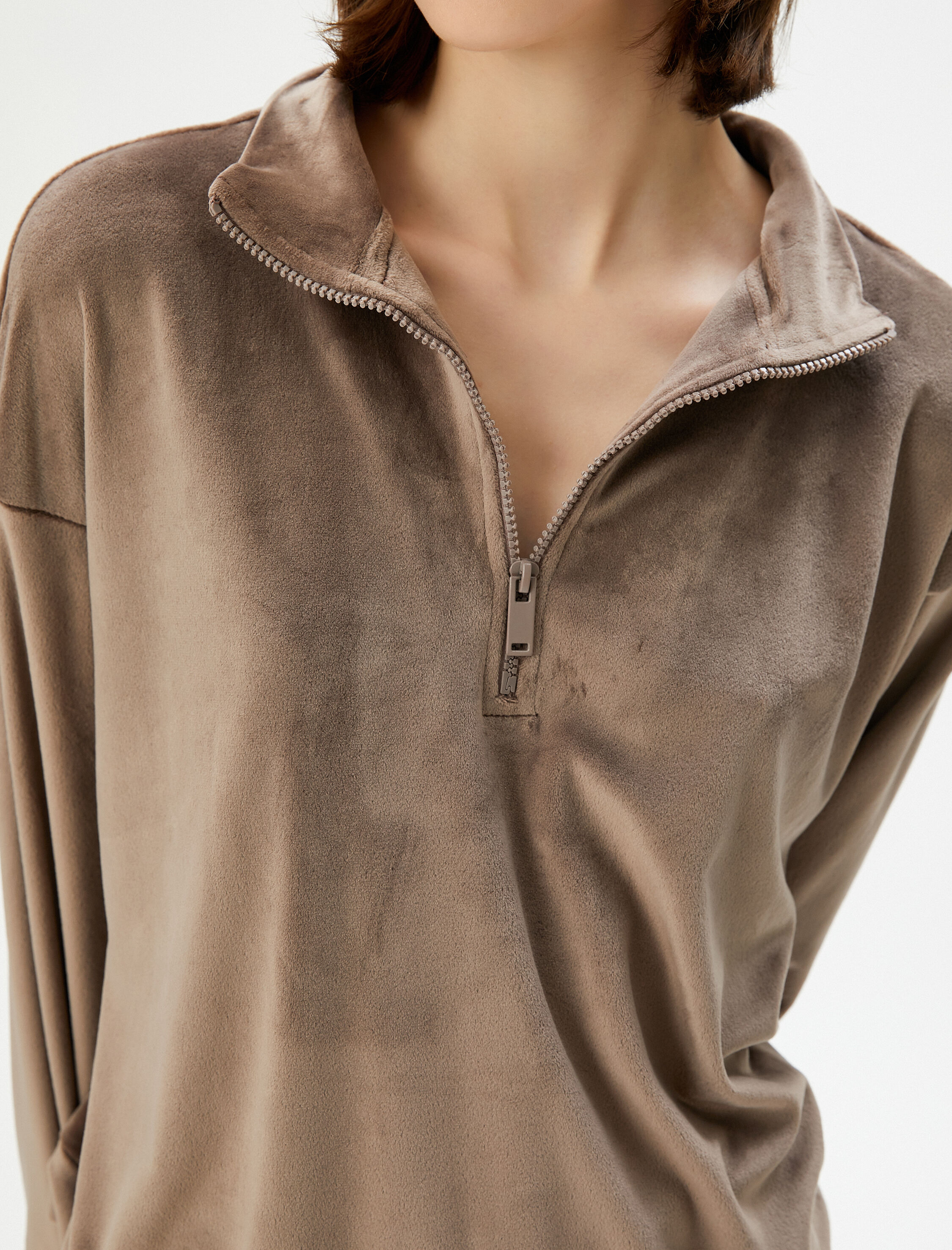   Kadife Pijama Üstü Yarım Fermuarlı Polo Yaka