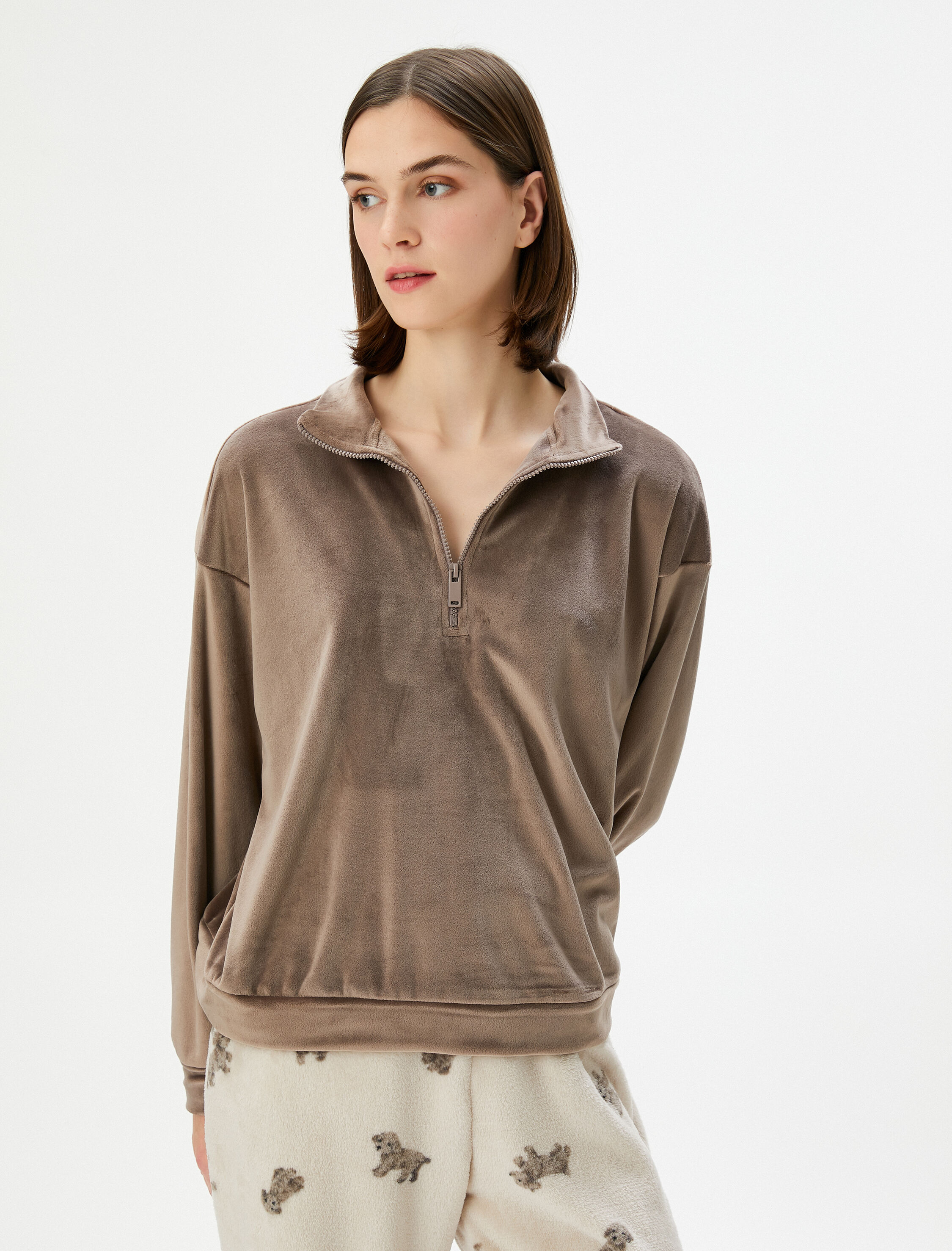   Kadife Pijama Üstü Yarım Fermuarlı Polo Yaka