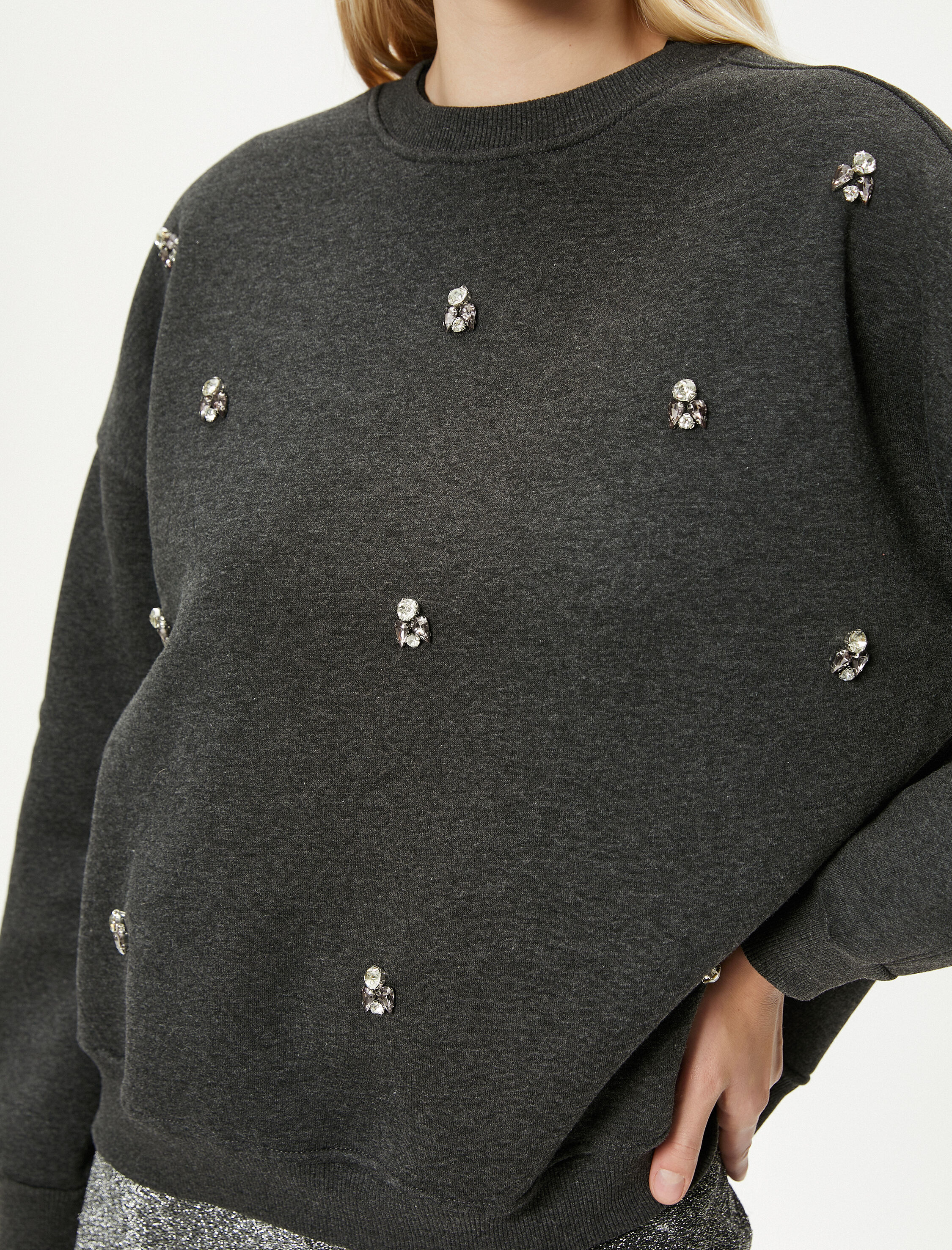   Bisiklet Yaka Sweatshirt Parlak Taşlı Regular Fit - El Emeği Koleksiyonu