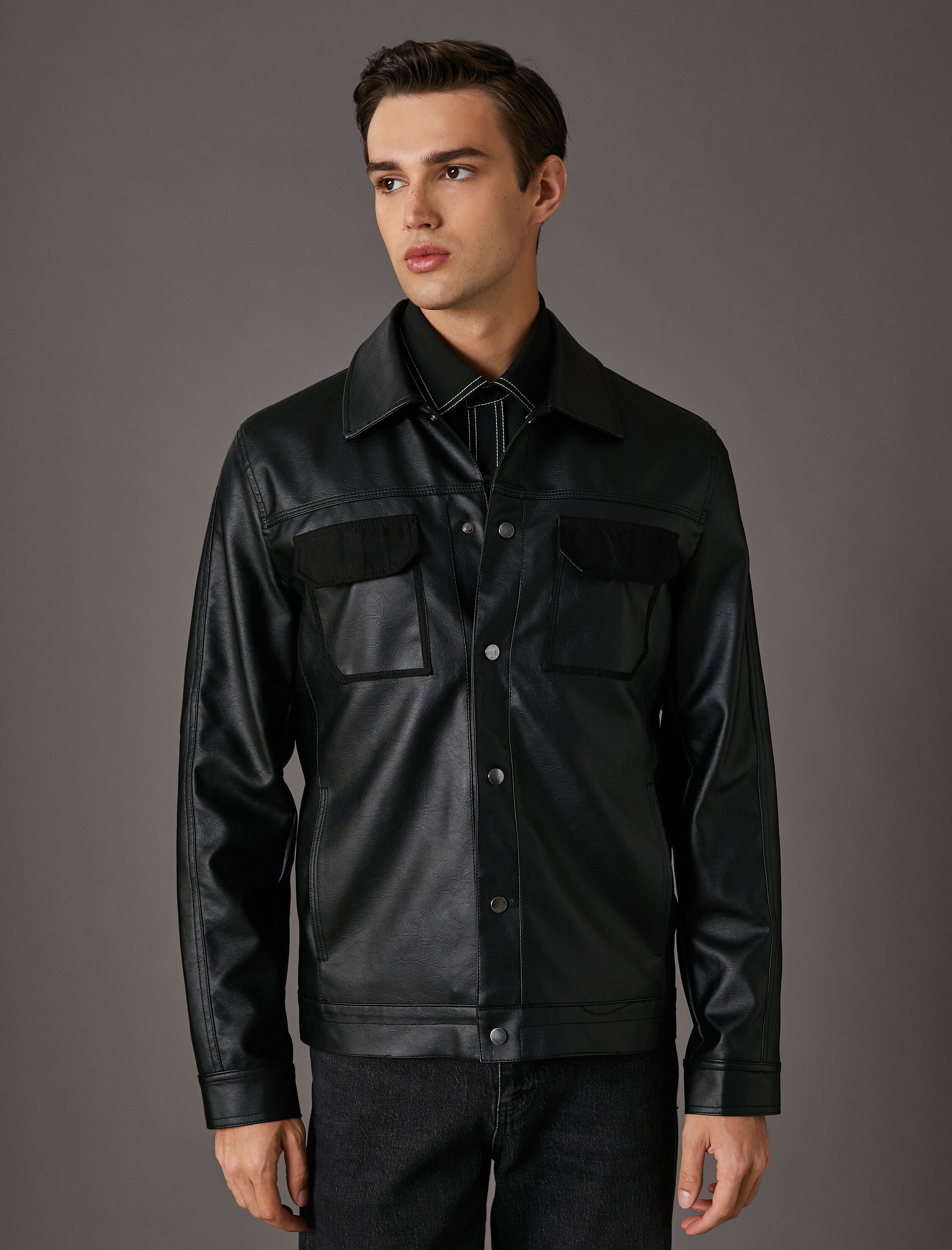   Deri Görünümlü Ceket Kapaklı Çift Cepli Klasik Yaka Çıtçıt Düğmeli