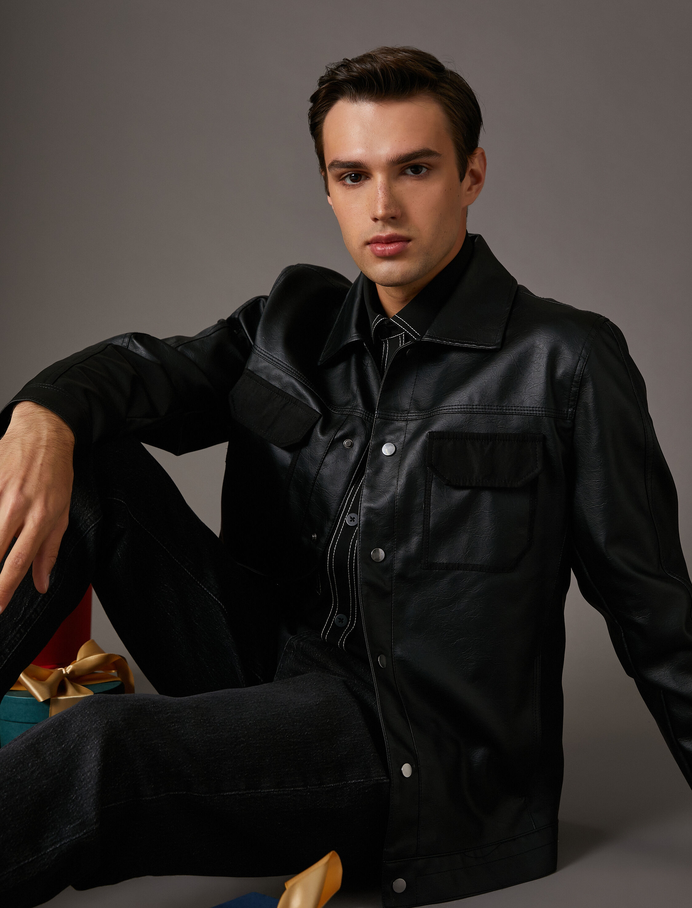   Deri Görünümlü Ceket Kapaklı Çift Cepli Klasik Yaka Çıtçıt Düğmeli