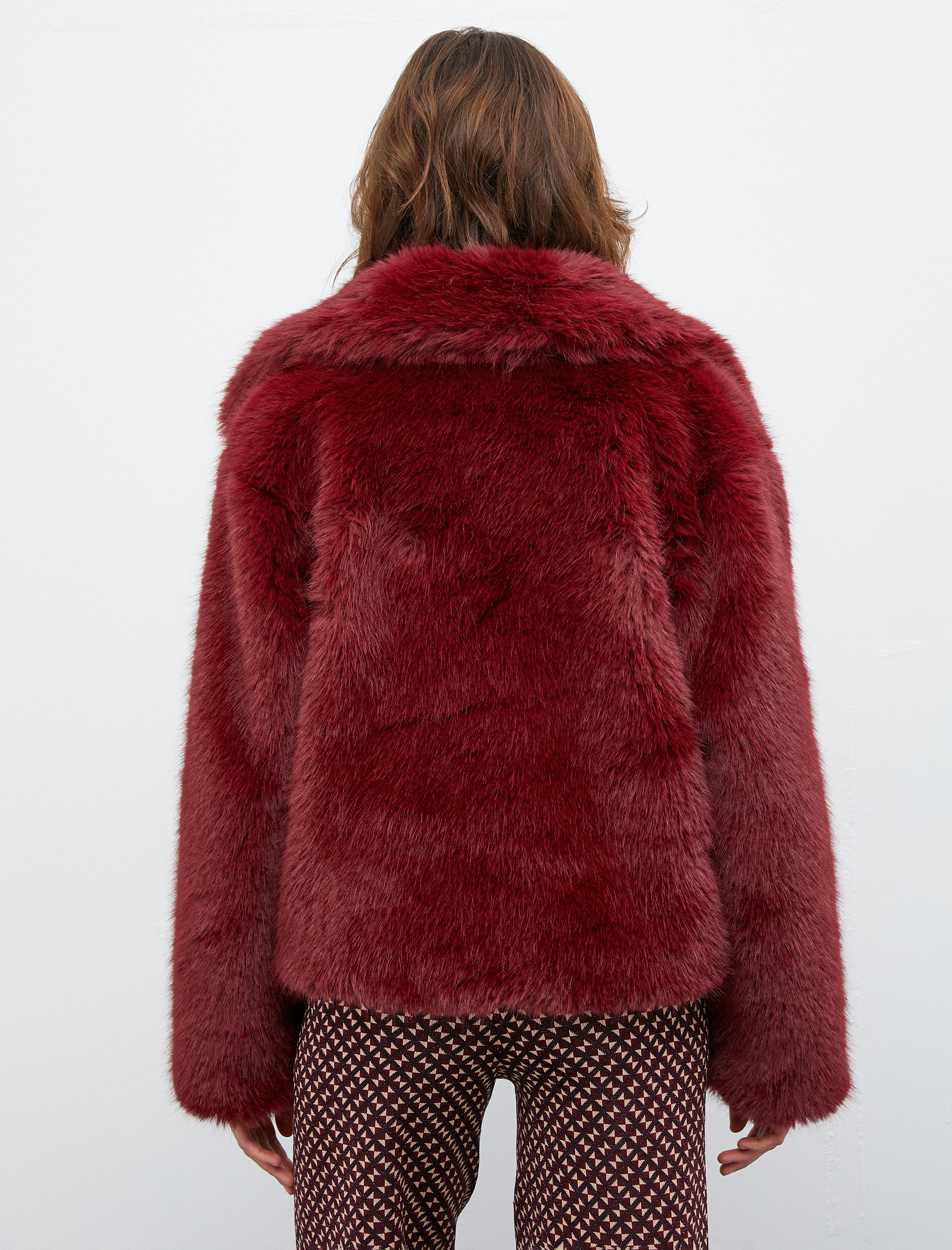   Kısa Peluş Mont Kruvaze Yaka Astarlı