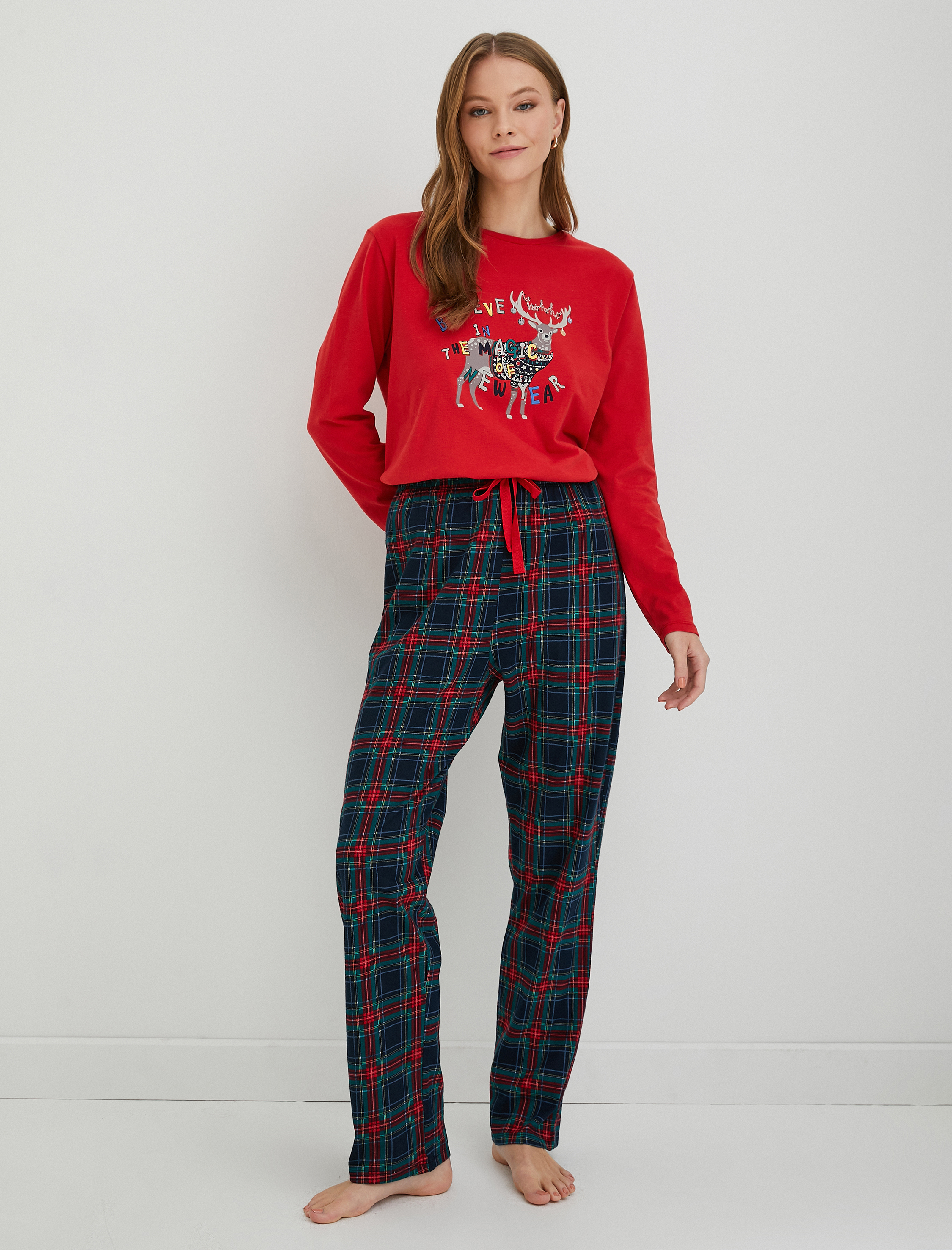   Yılbaşı Temalı Pijama Takımı Baskılı Uzun Kollu