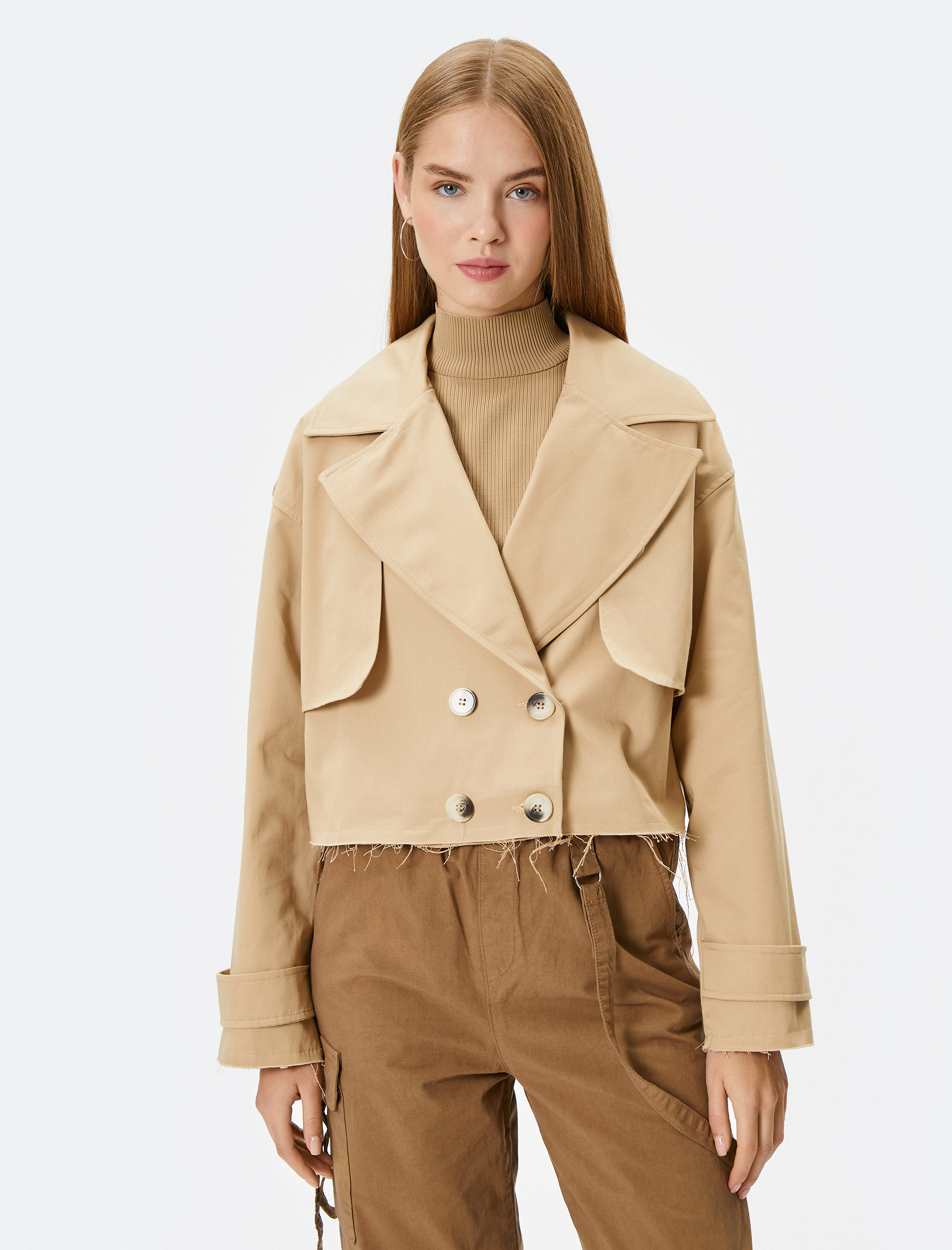   Kısa Trençkot Oversize Kruvaze Önden Rüzgar Kapaklı Manşetleri Bantlı Astarlı