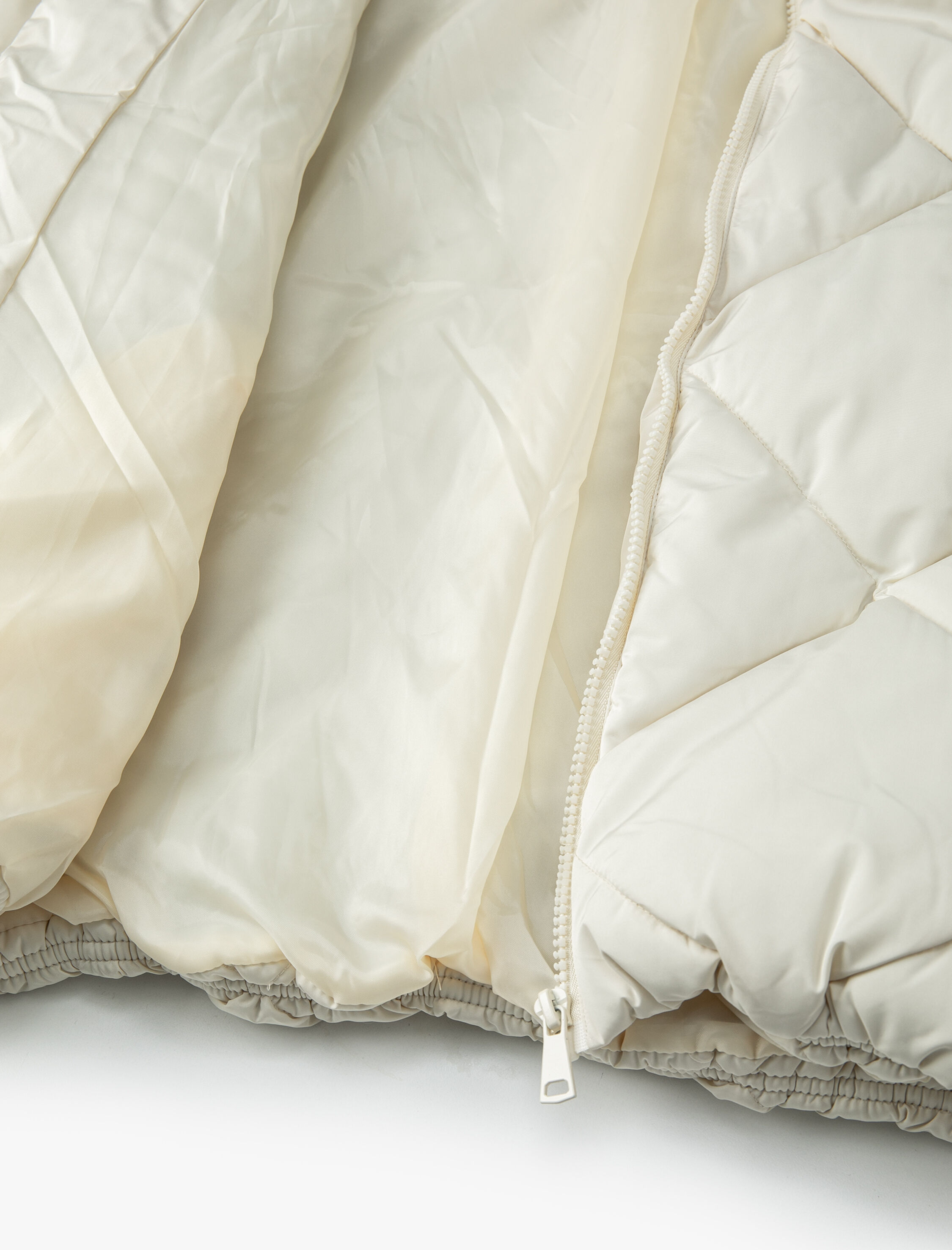   Şişme Mont Kapitone Kısa Dik Yaka Cepli Rahat Kalıp