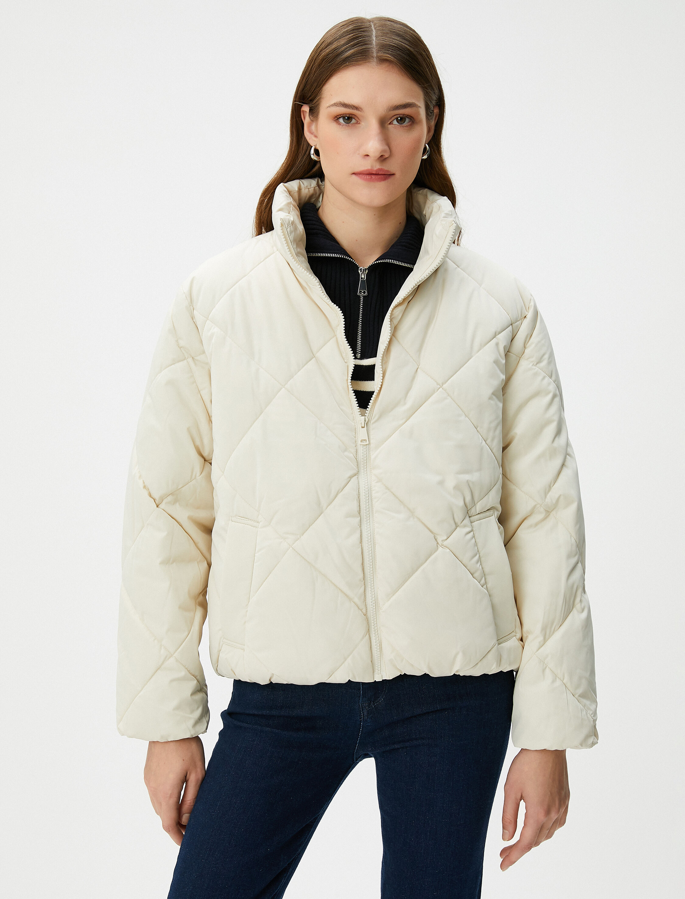   Şişme Mont Kapitone Kısa Dik Yaka Cepli Rahat Kalıp