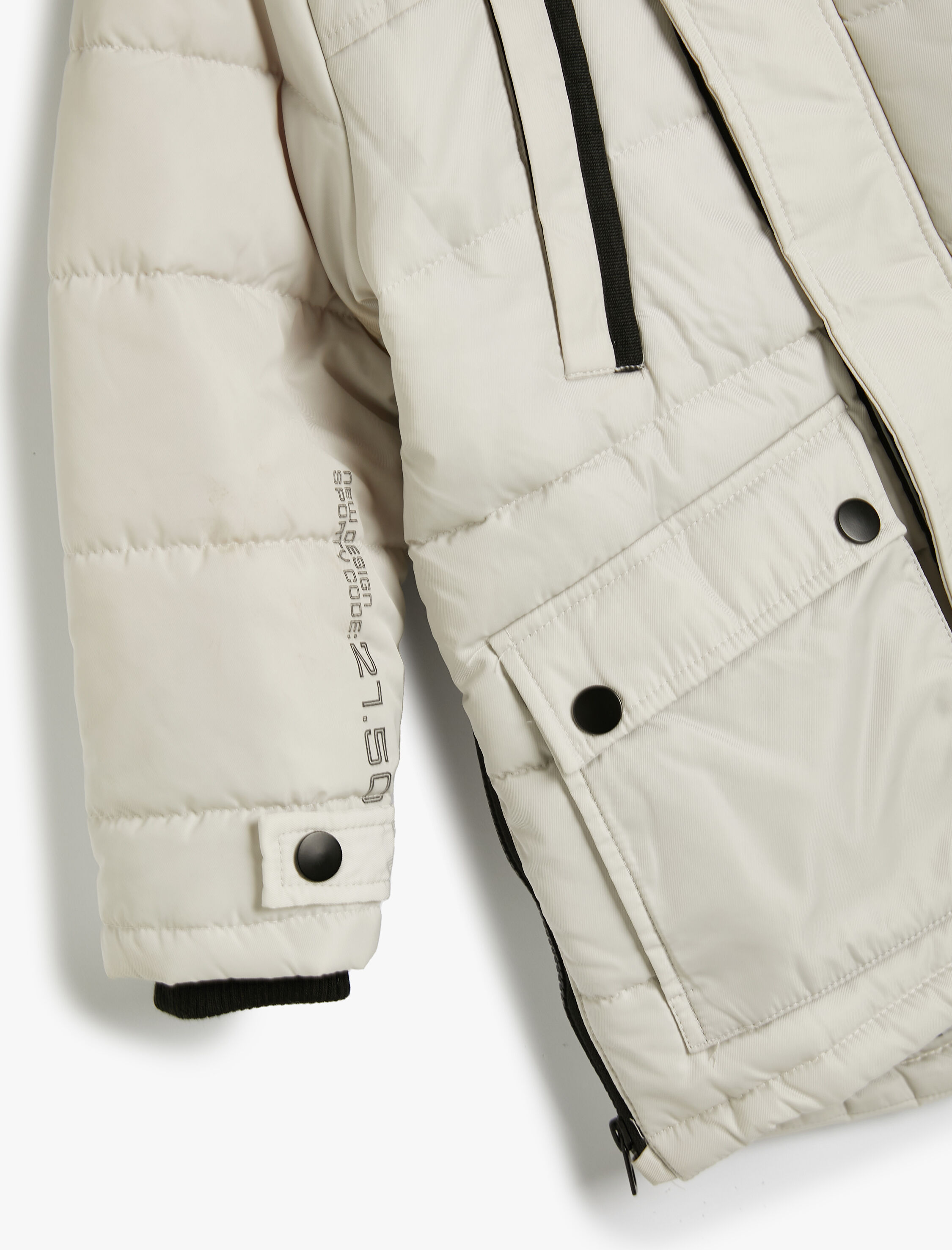  Erkek Çocuk Kürklü Kapşonlu Mont Kapaklı Cepli Fermuar Detaylı Rüzgar Korumalı