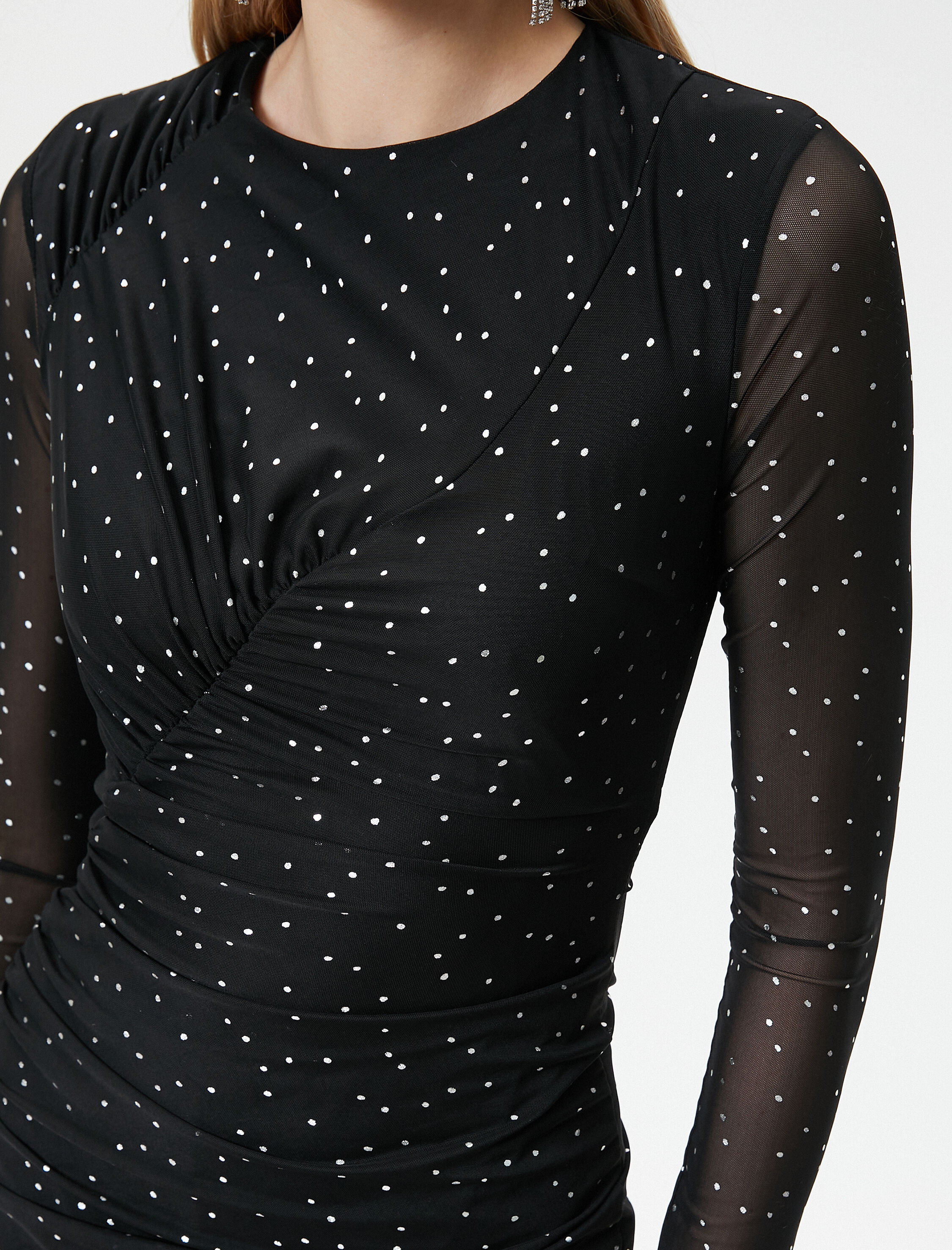 Tül Puantiyeli Mini Elbise Drape Detaylı Yuvarlak Yaka Uzun Kollu