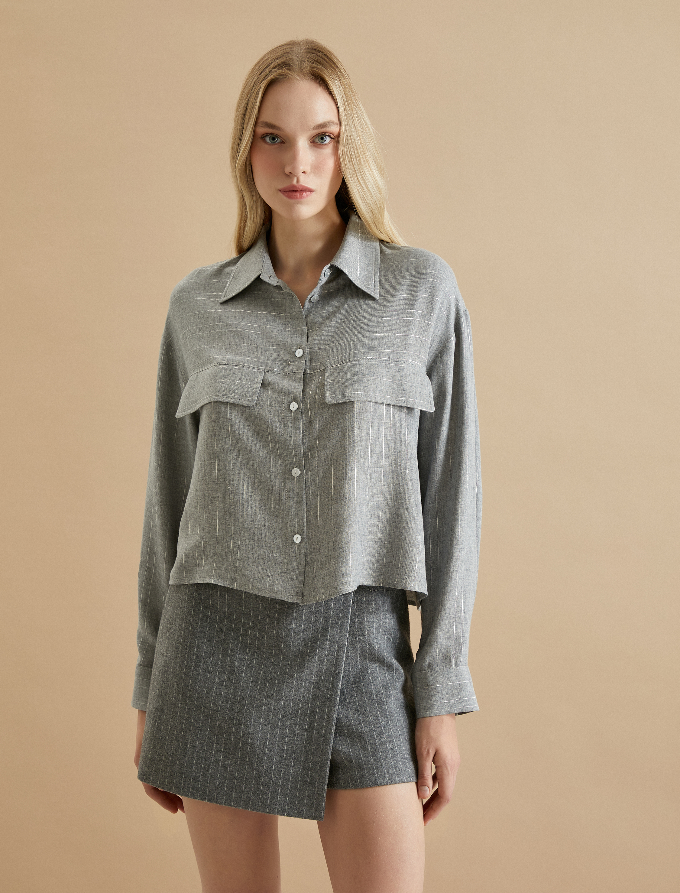   Koton X Şahika Ercümen - Düğmeli Uzun Kollu Crop Gömlek