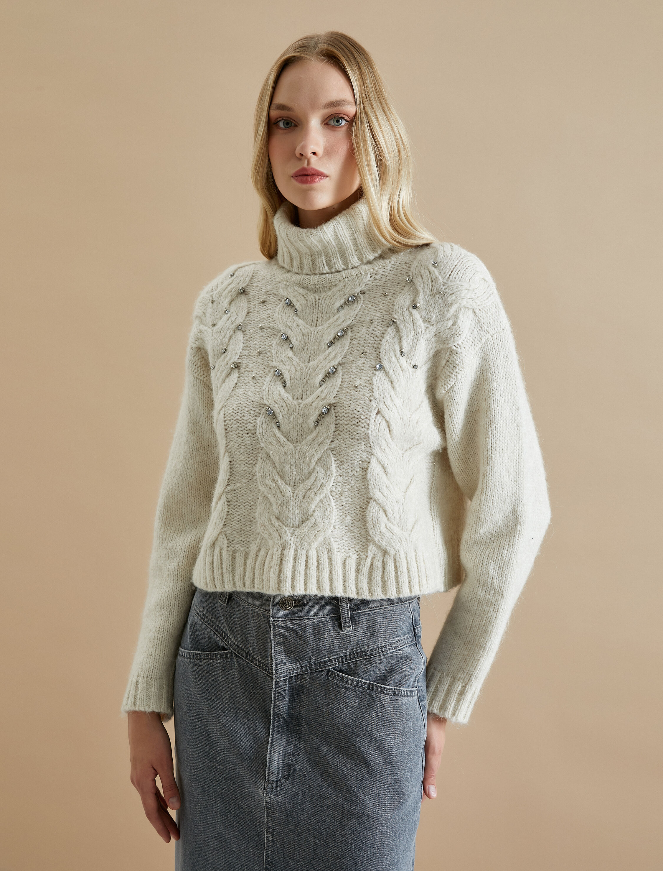   Koton X Şahika Ercümen - Yarım Balıkçı Yaka Boncuklu Kazak