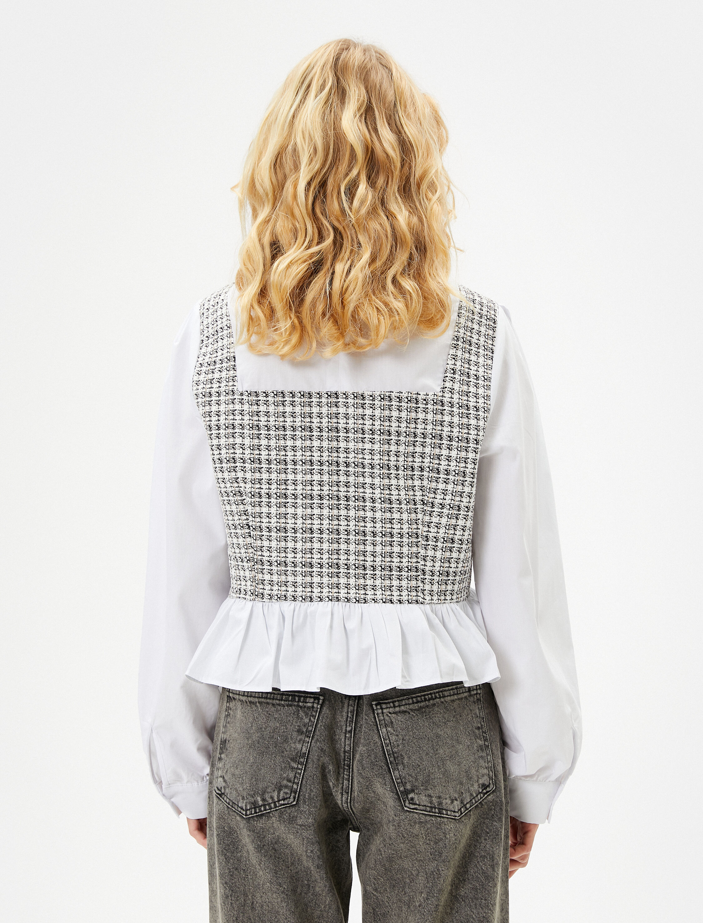   Tüvit Detaylı Bluz Uzun Kollu Yuvarlak Yaka Fırfırlı