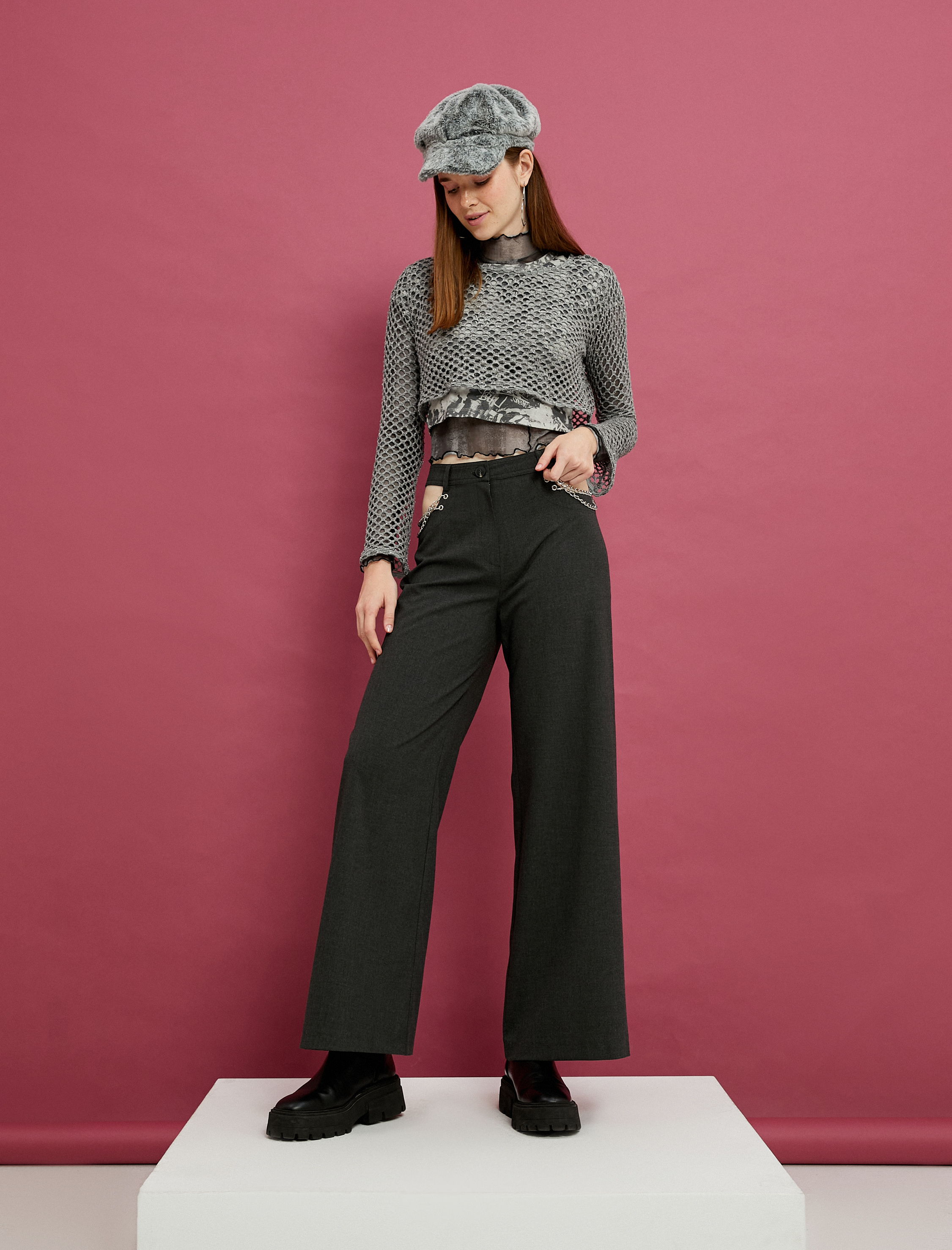   Uzun Kollu Tişört Crop Sim Detaylı Ajurlu İspanyol Kollu Rahat Kesim