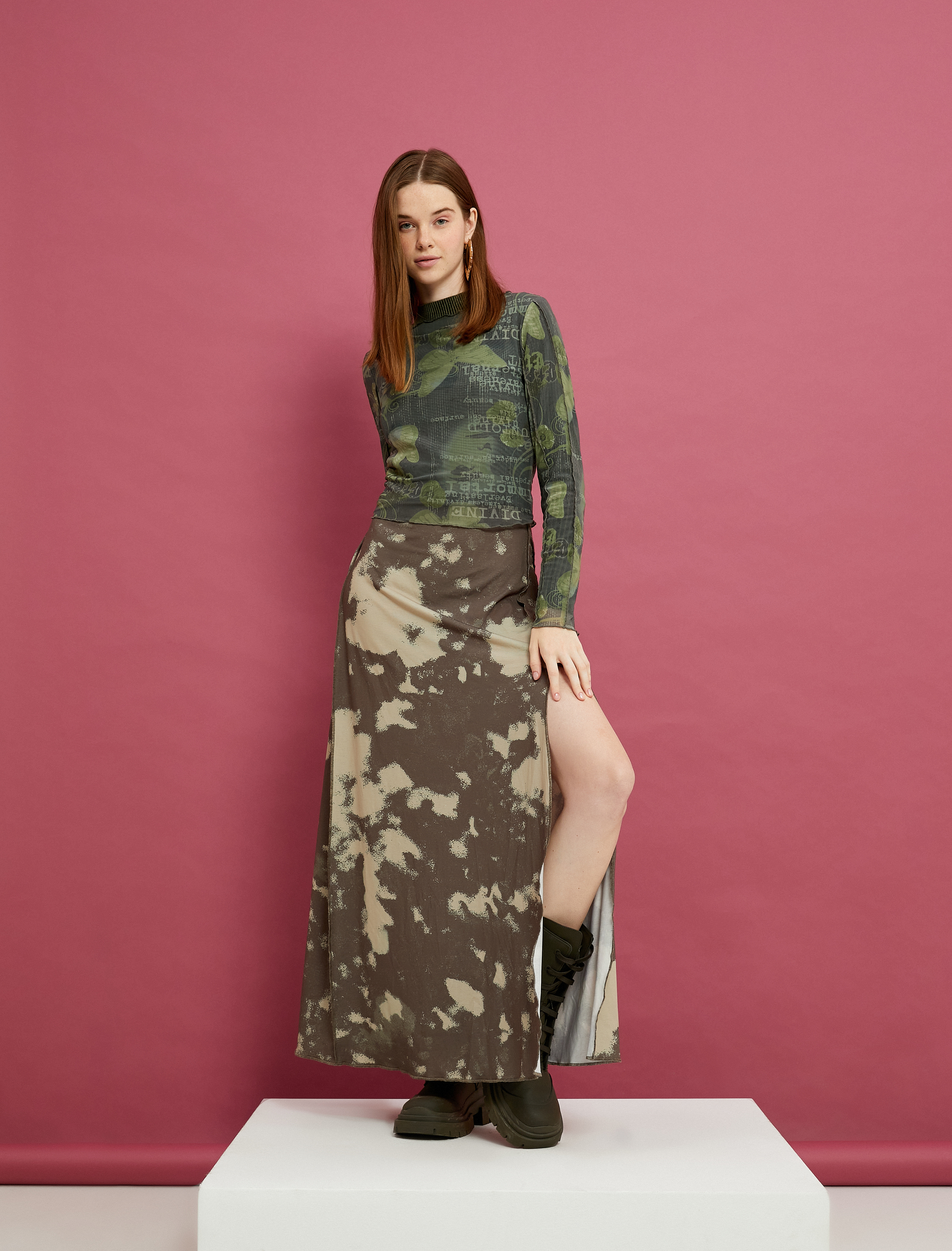   Transparan Bluz Astarlı Uzun Kollu Düz Yaka Baskılı