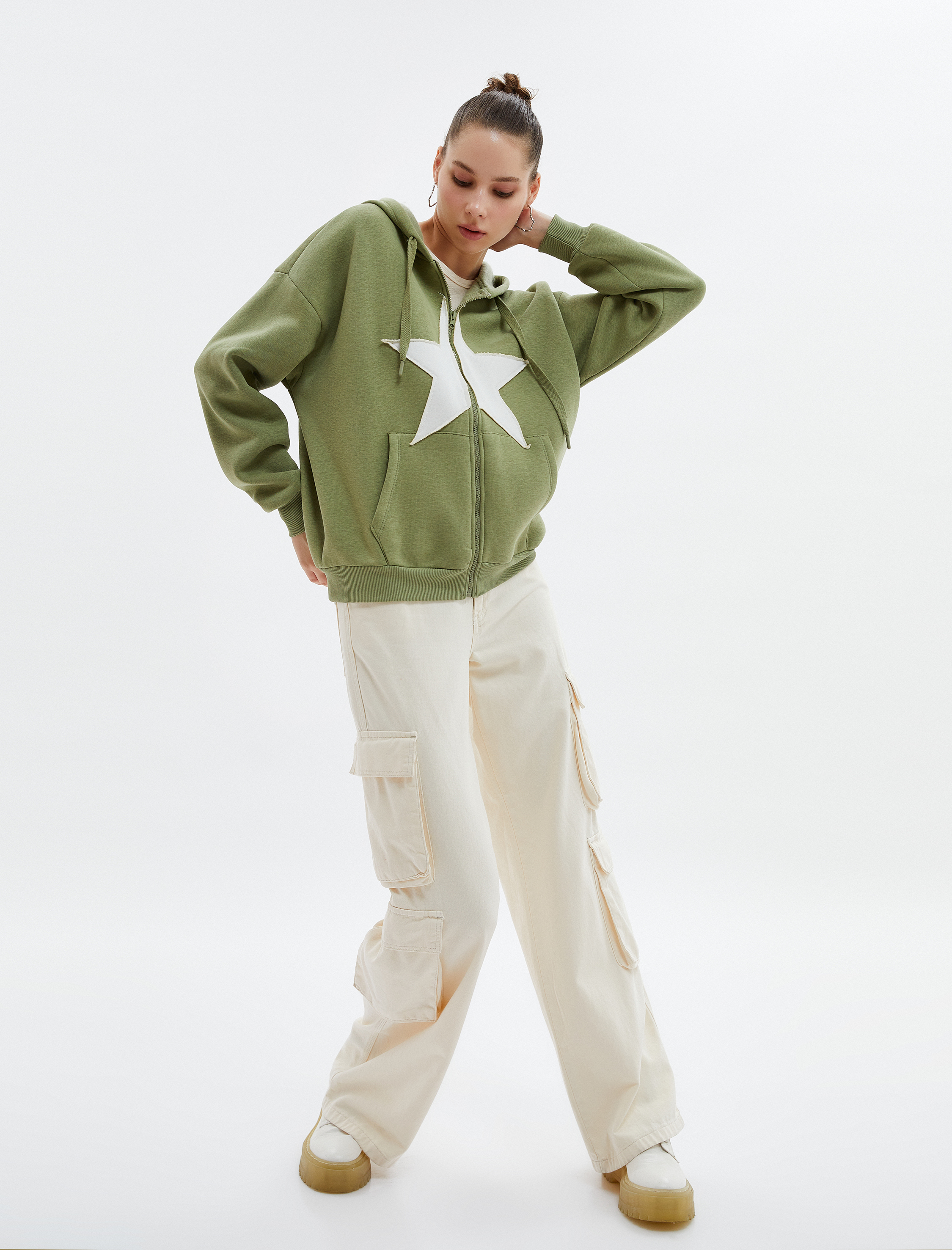 Oversize Fermuarlı Kapşonlu Sweatshirt Şardonlu Yıldız Aplike Detaylı Pamuklu