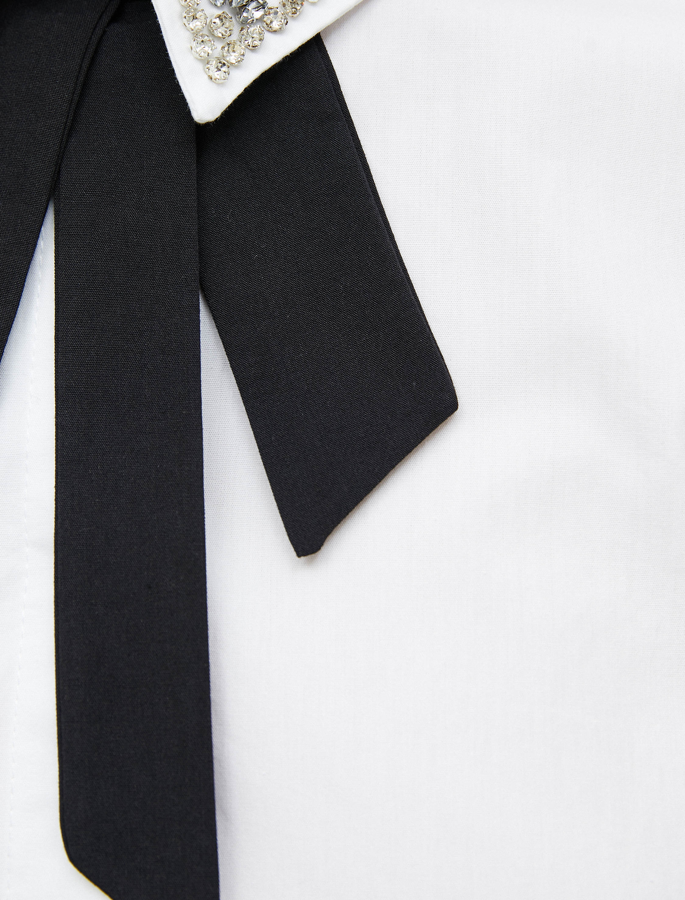   Taşlı Gömlek Fular Yaka Uzun Kollu Düğmeli