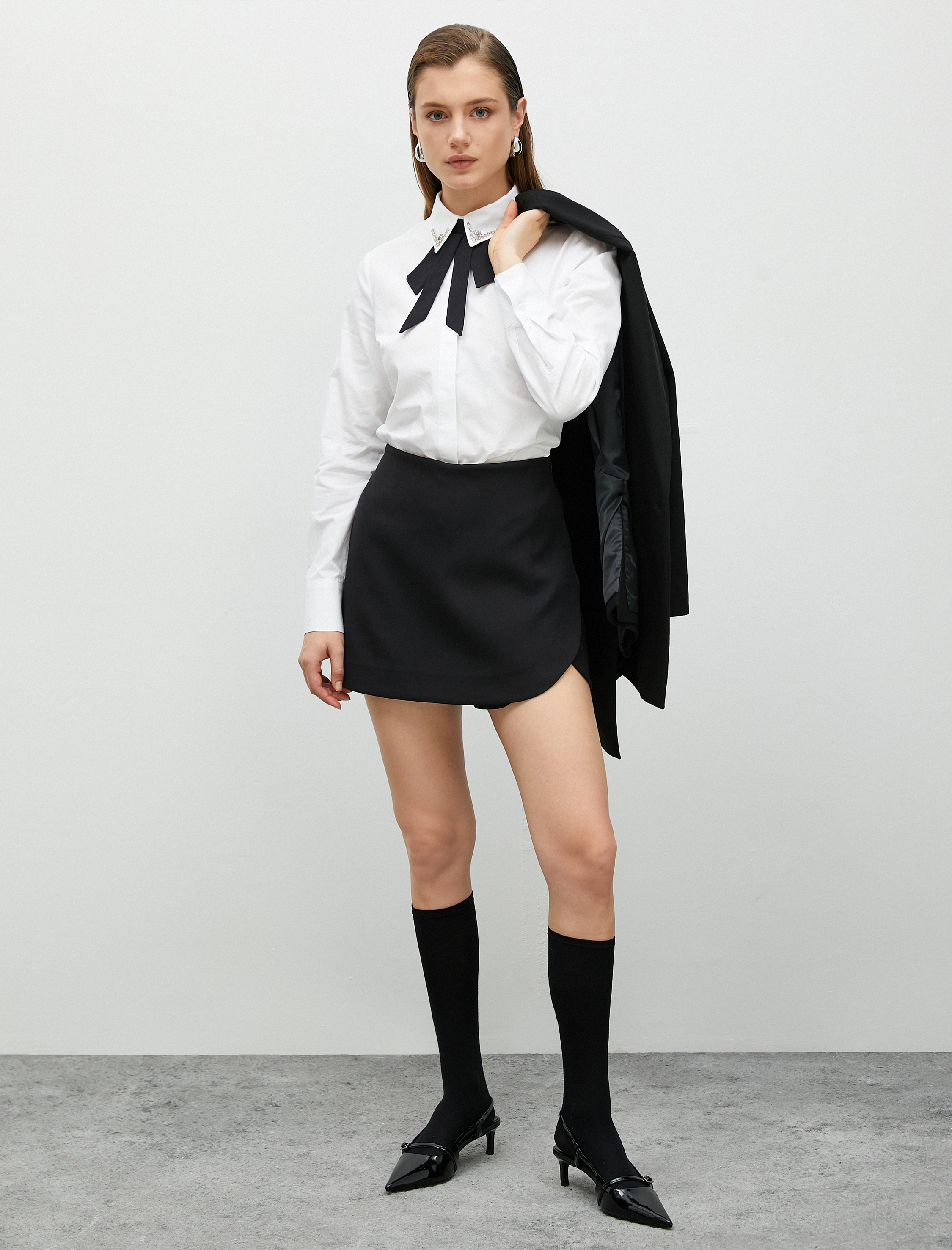   Taşlı Gömlek Fular Yaka Uzun Kollu Düğmeli