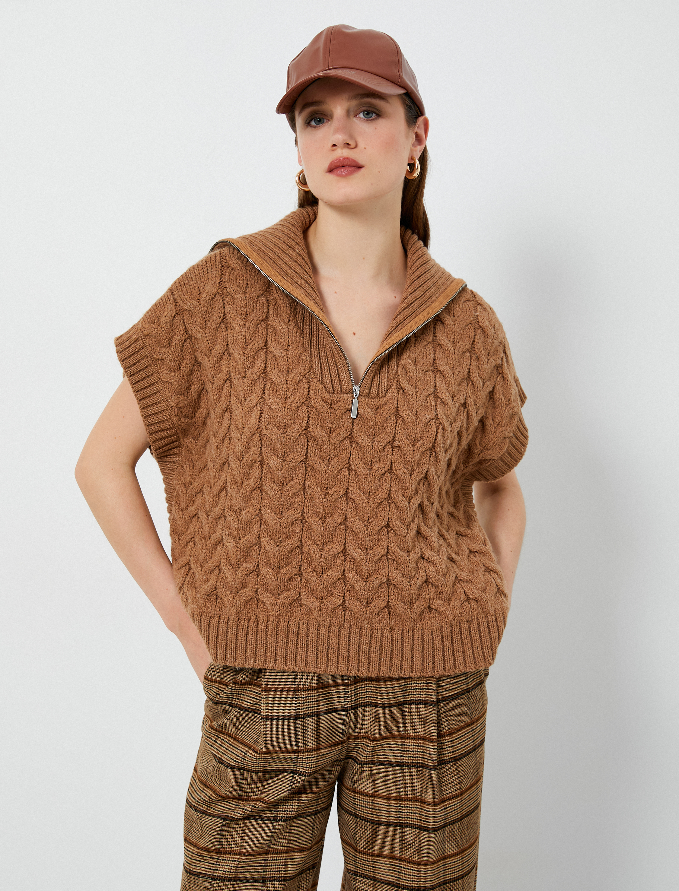   Oversize Süveter Örgü Yarım Fermuarlı Geniş Yaka Saç Örgüsü Desenli